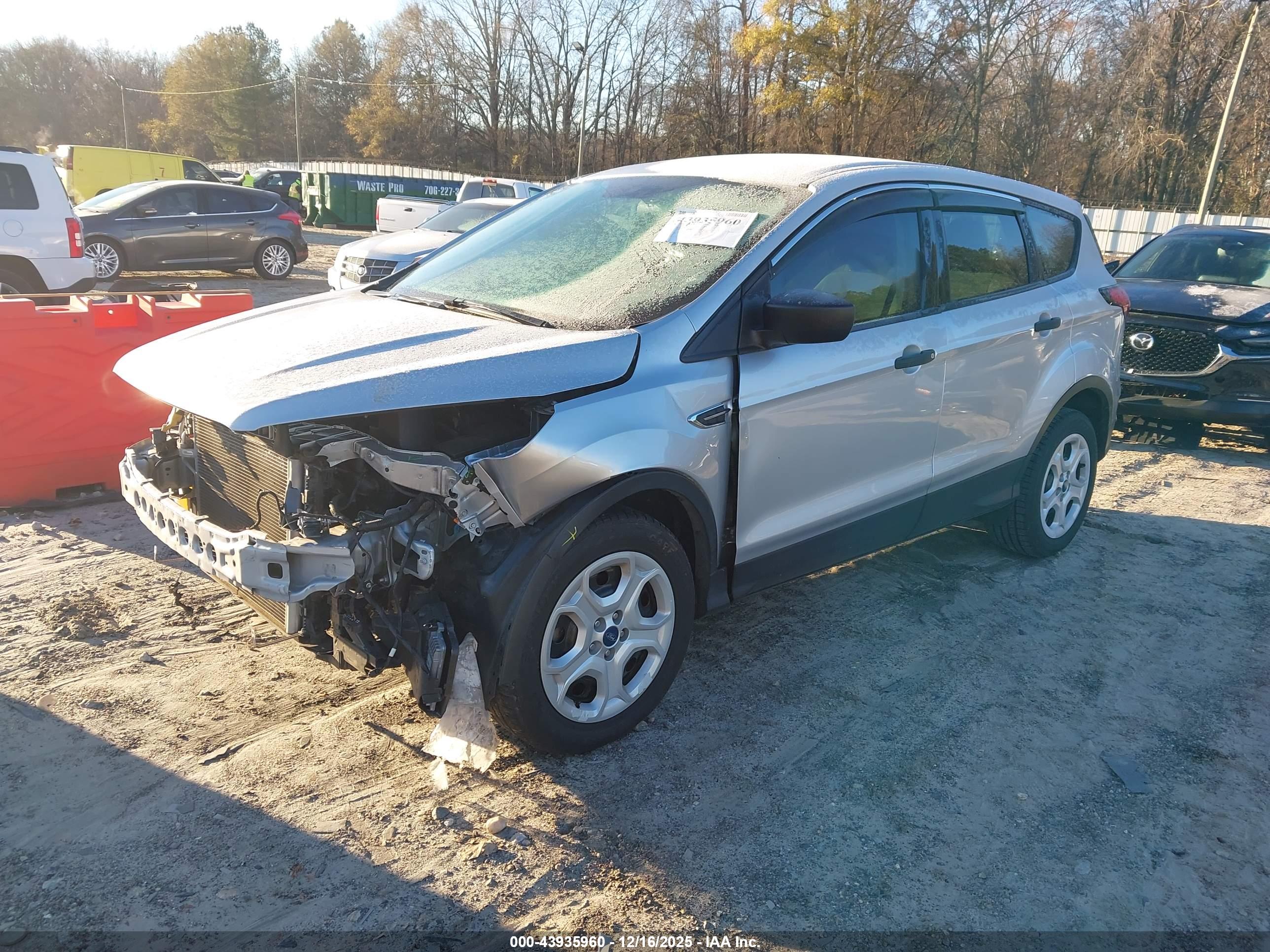FORD ESCAPE image 2