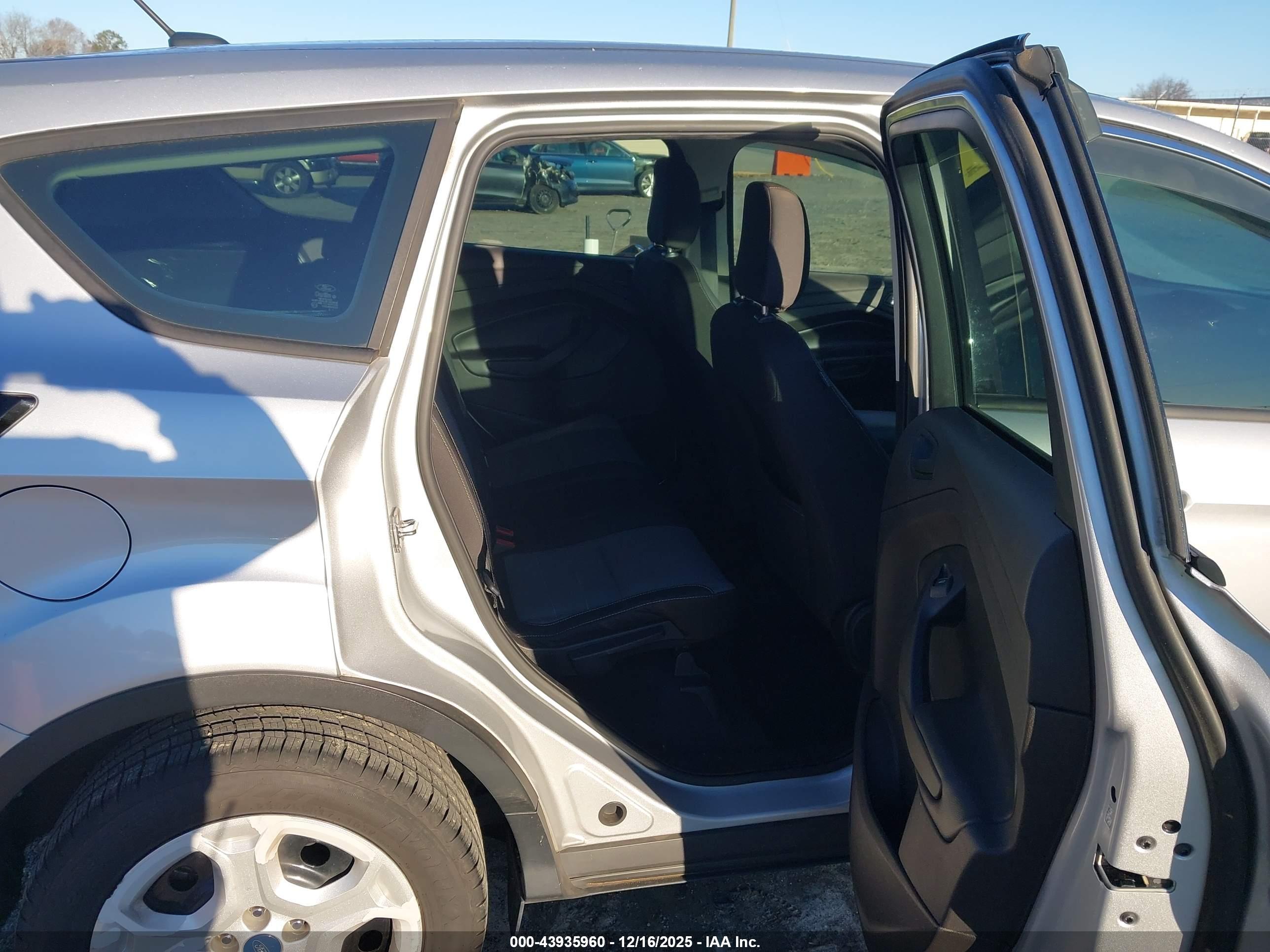FORD ESCAPE image 8