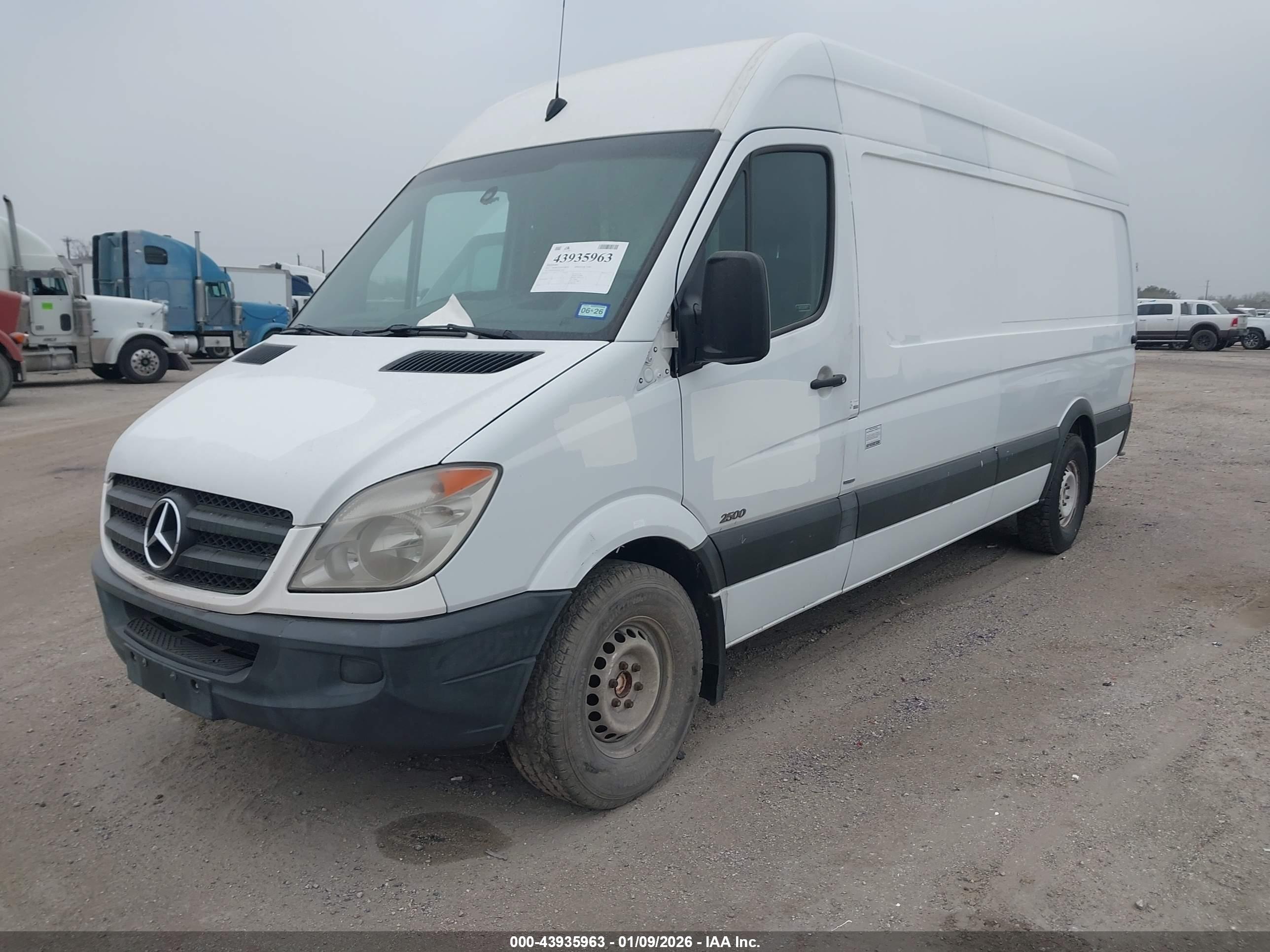 MERCEDES-BENZ SPRINTER image 2