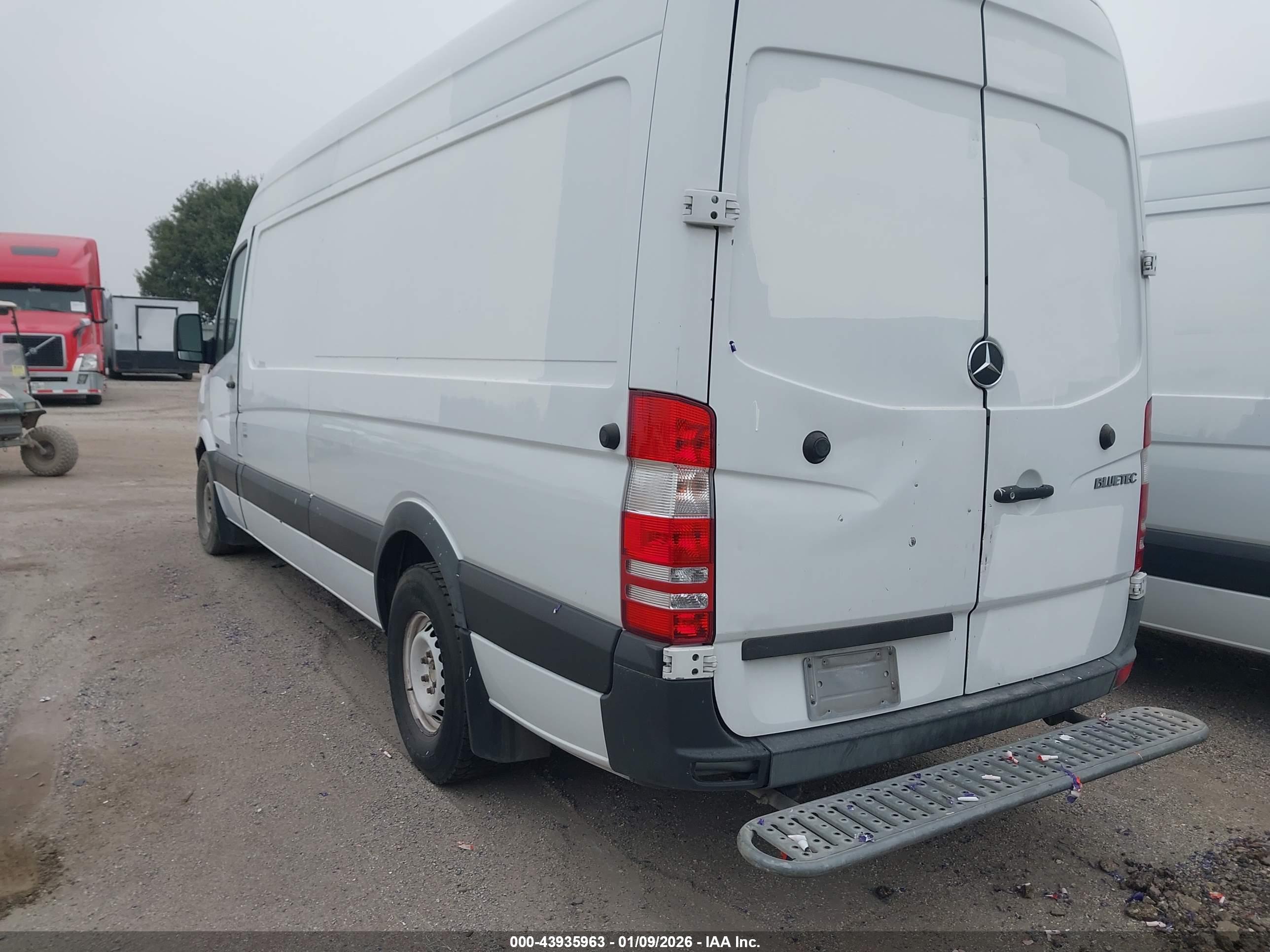 MERCEDES-BENZ SPRINTER image 3