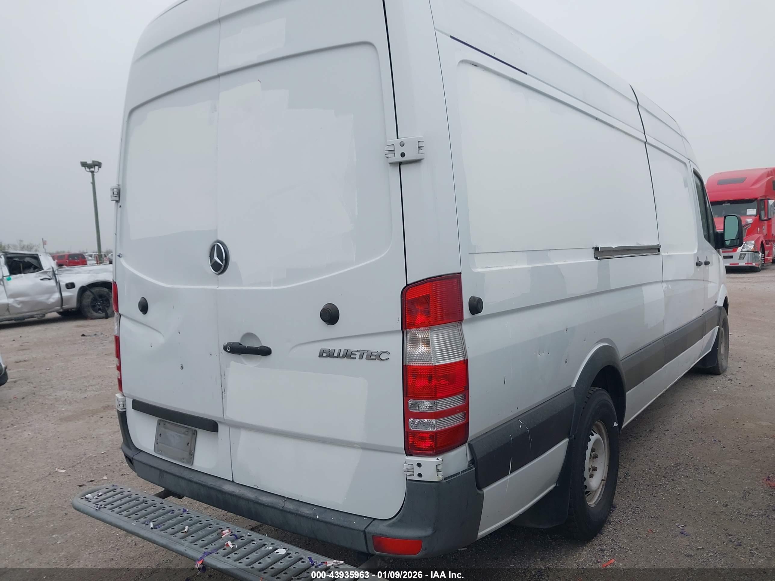 MERCEDES-BENZ SPRINTER image 4