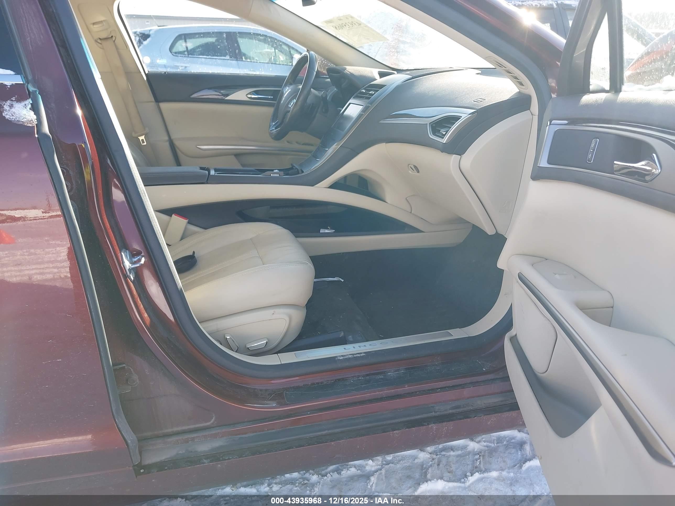 LINCOLN MKZ image 5