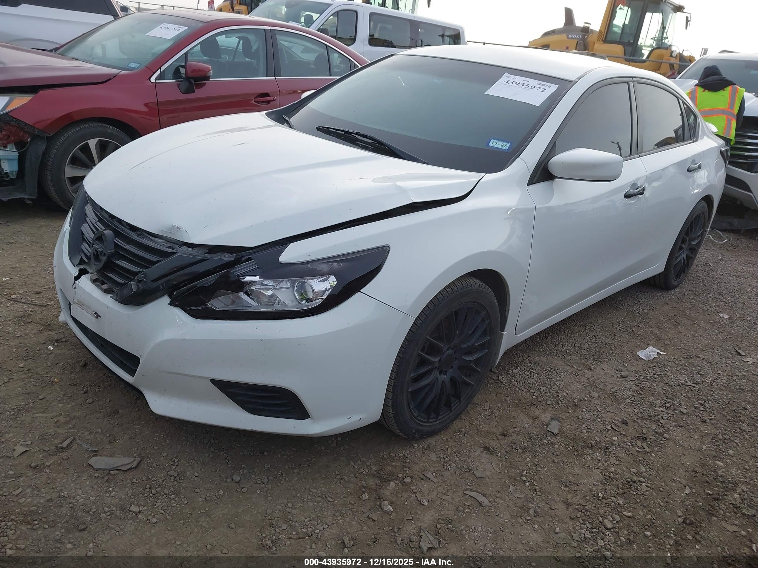 NISSAN ALTIMA image 2