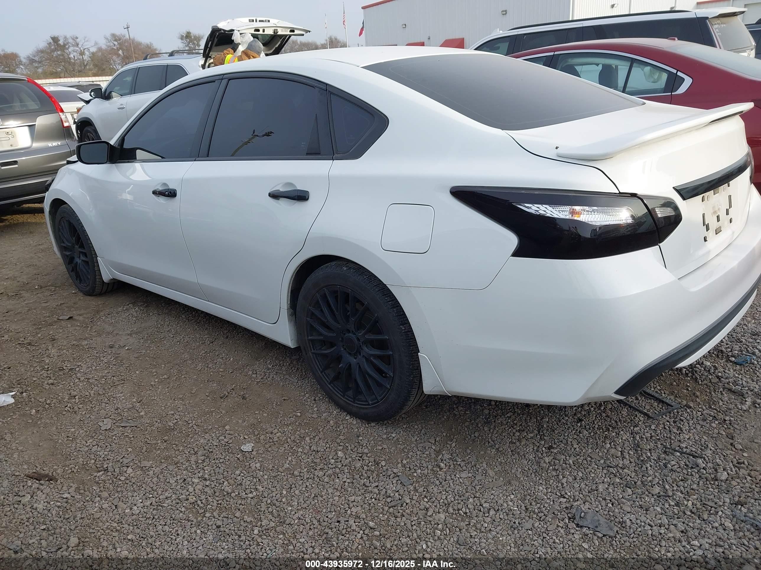 NISSAN ALTIMA image 3