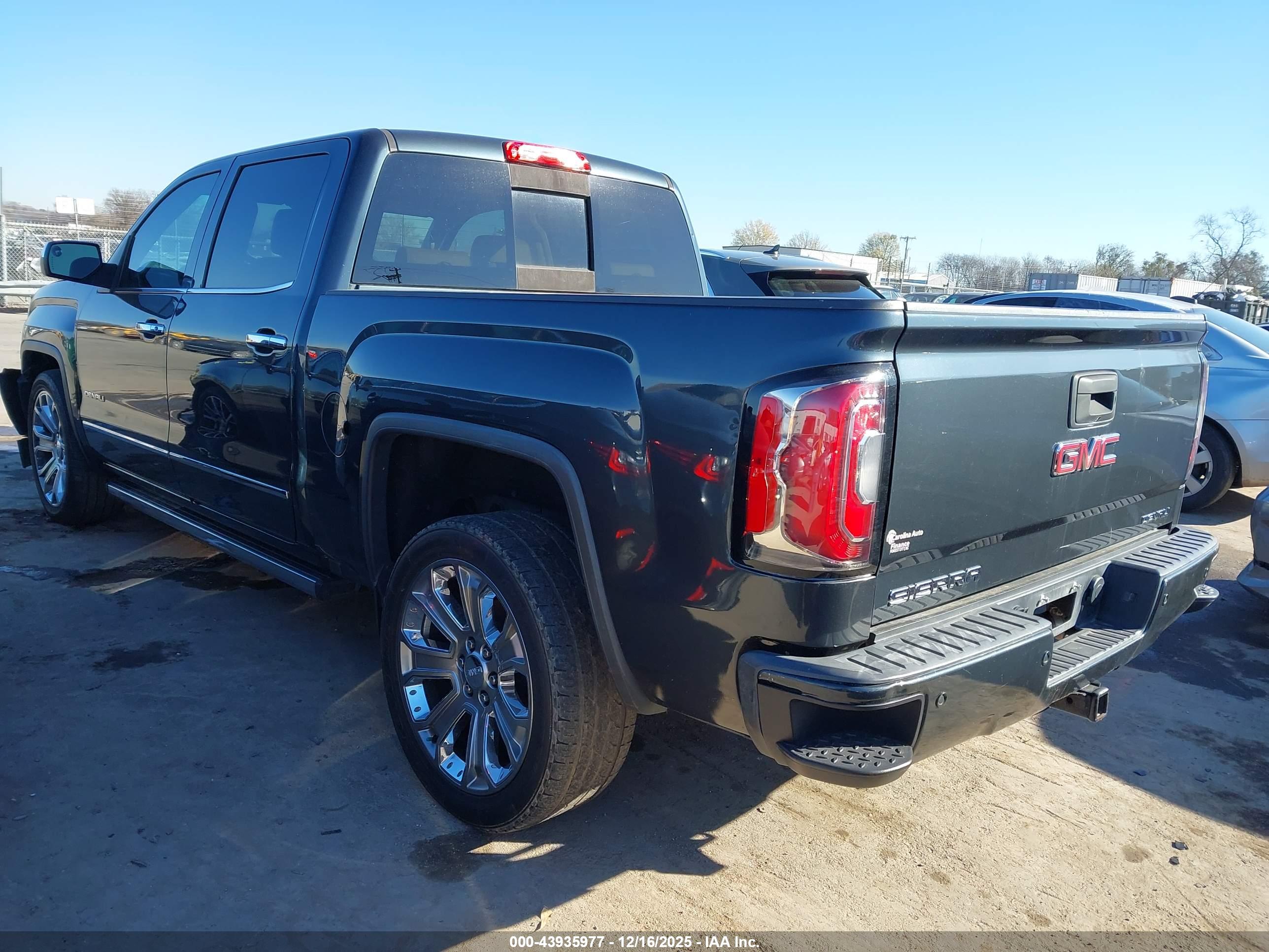 GMC SIERRA image 3