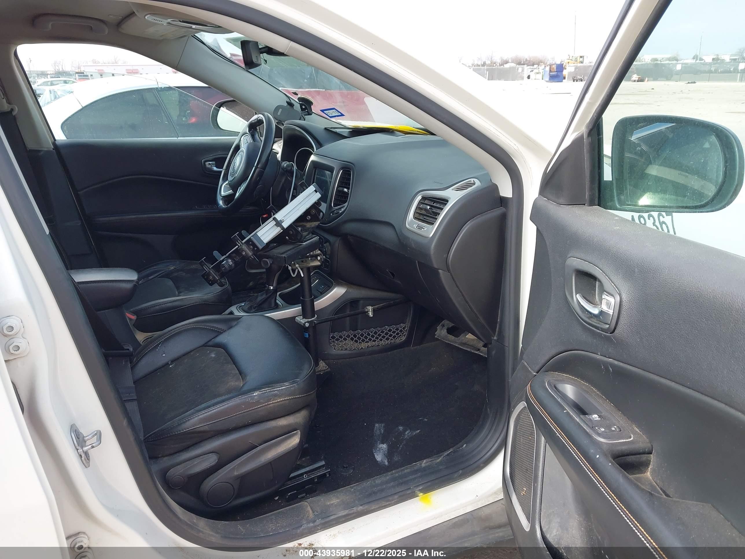 JEEP COMPASS image 5