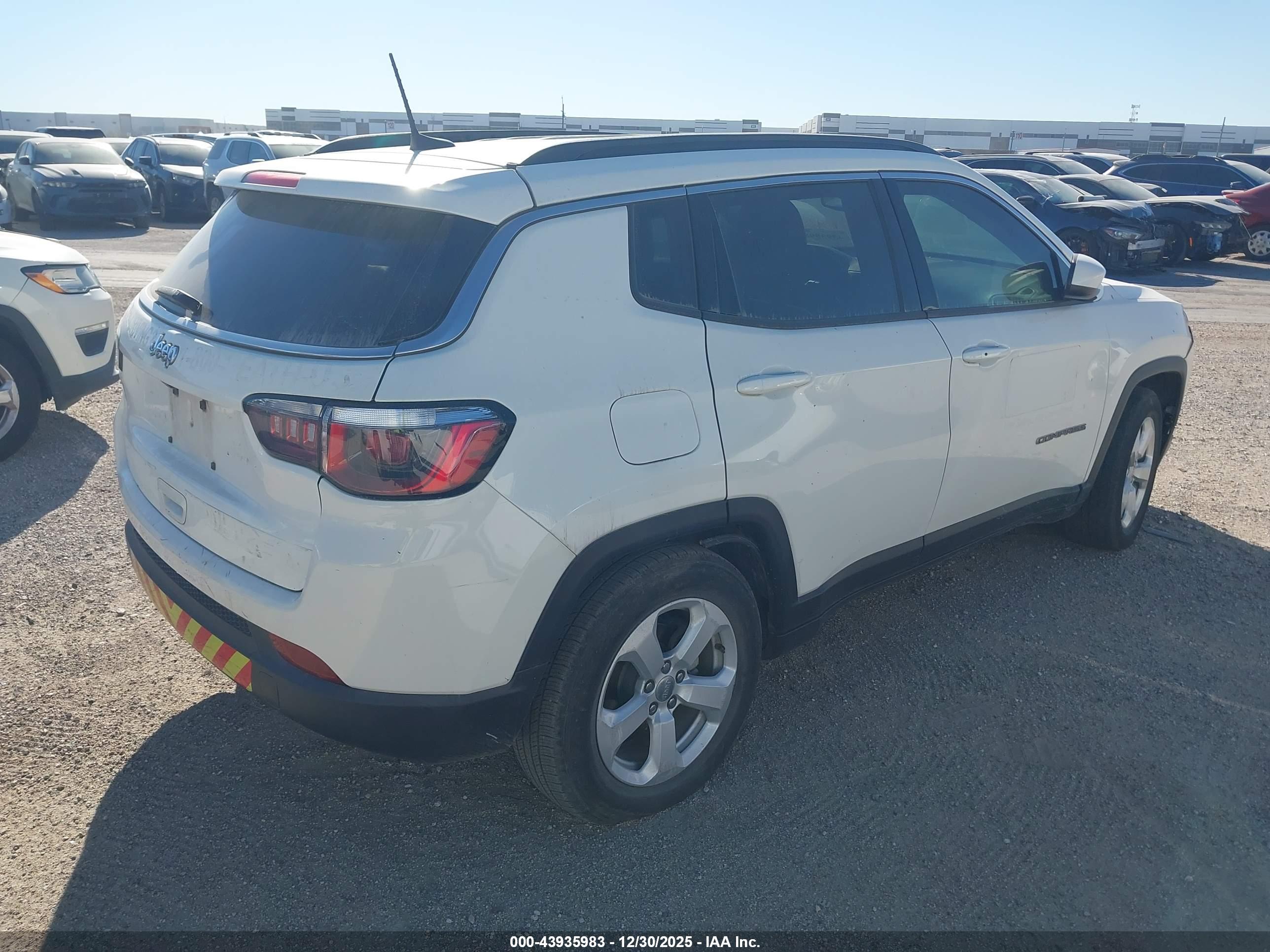 JEEP COMPASS image 4