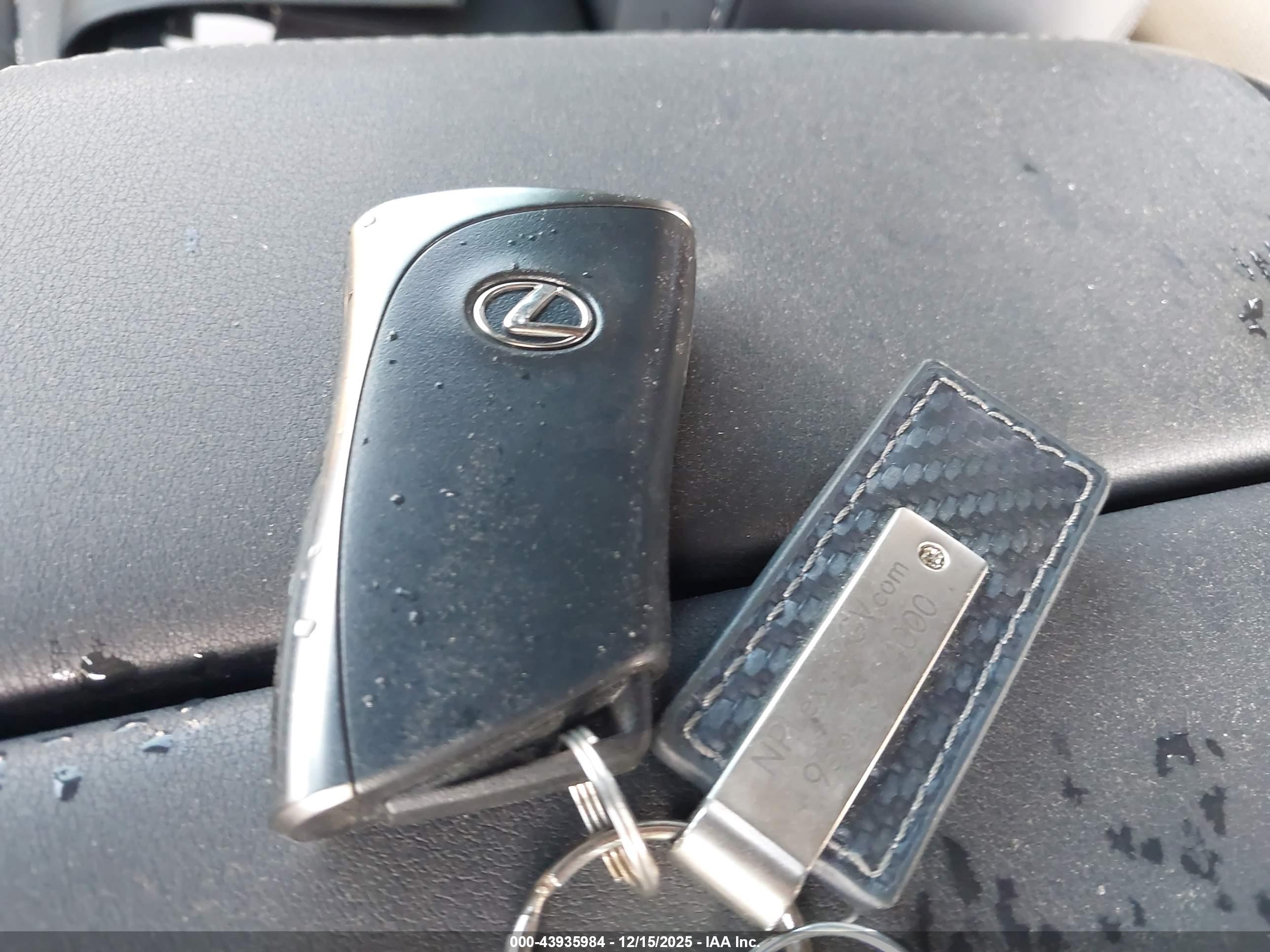 LEXUS TX image 11