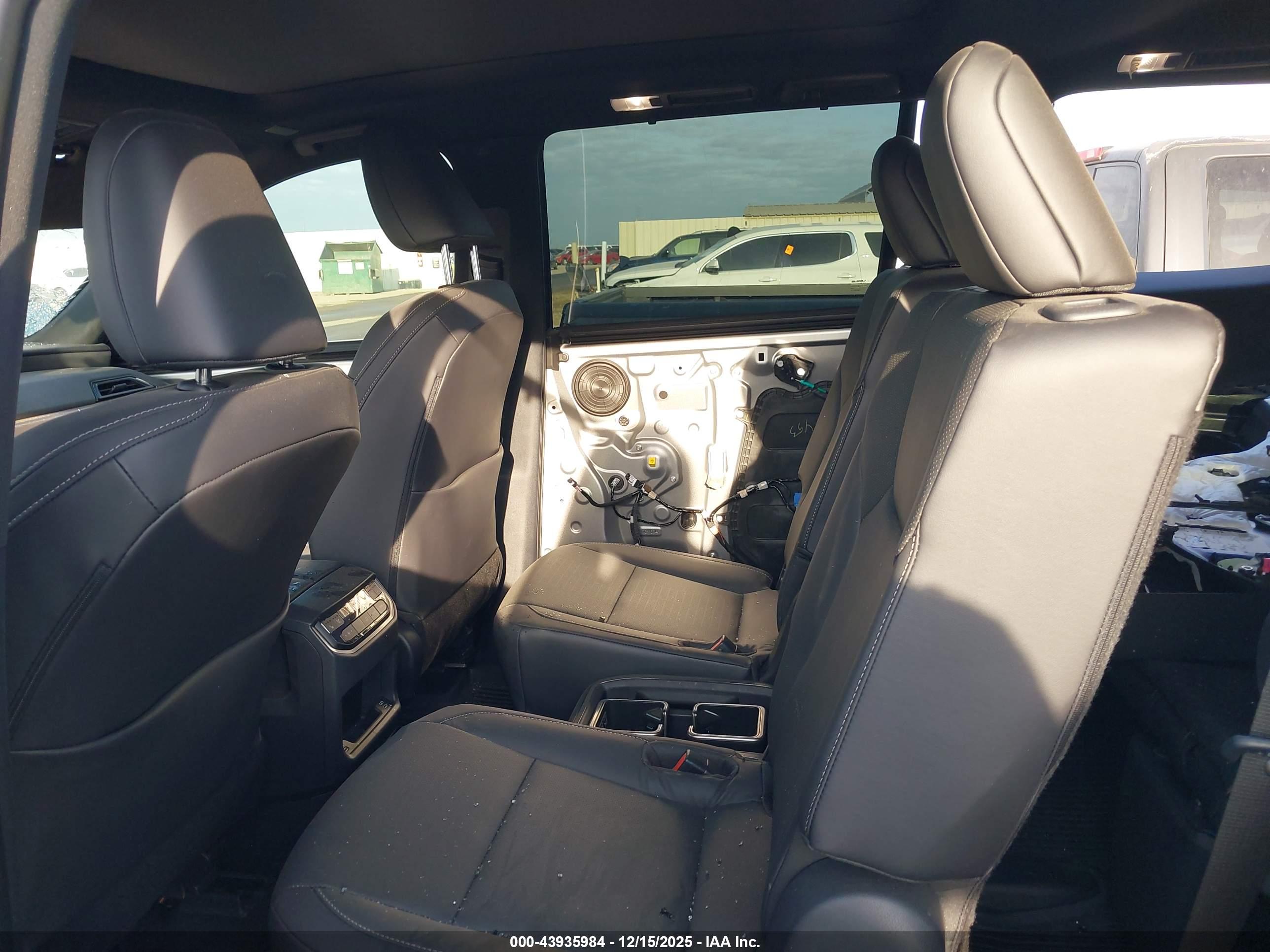 LEXUS TX image 8