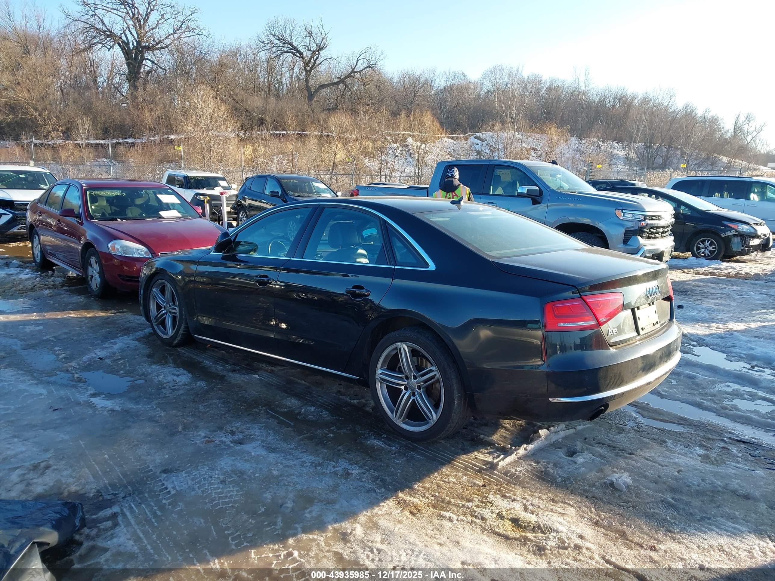 AUDI A8 image 3