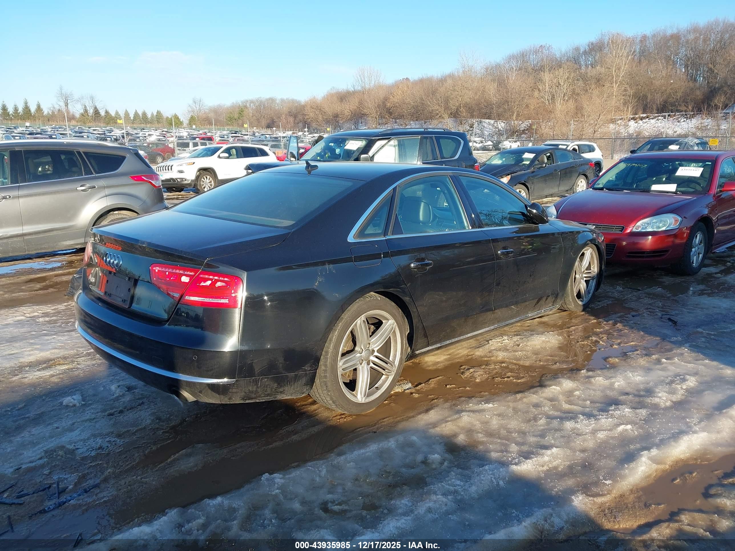 AUDI A8 image 4