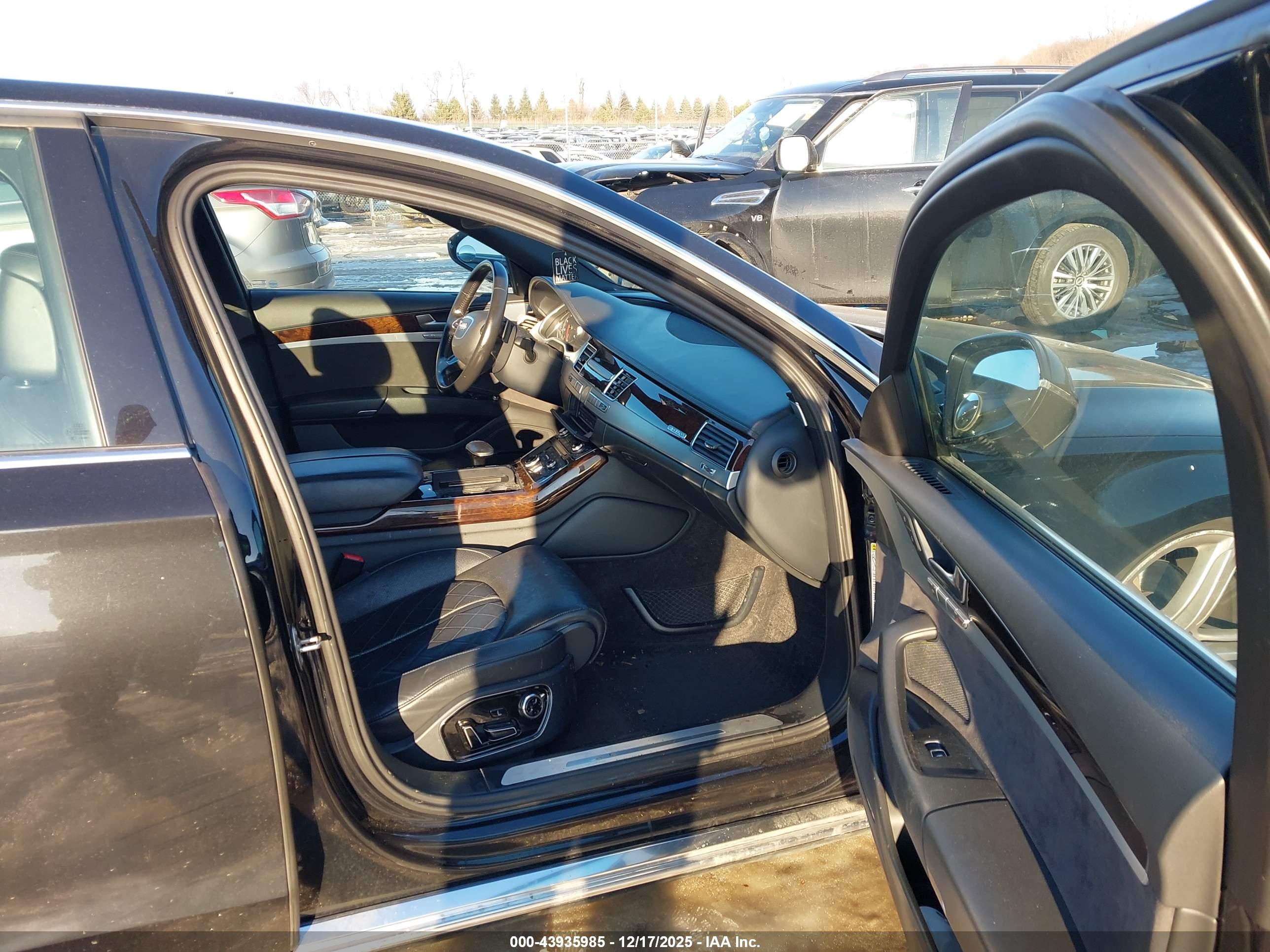 AUDI A8 image 5