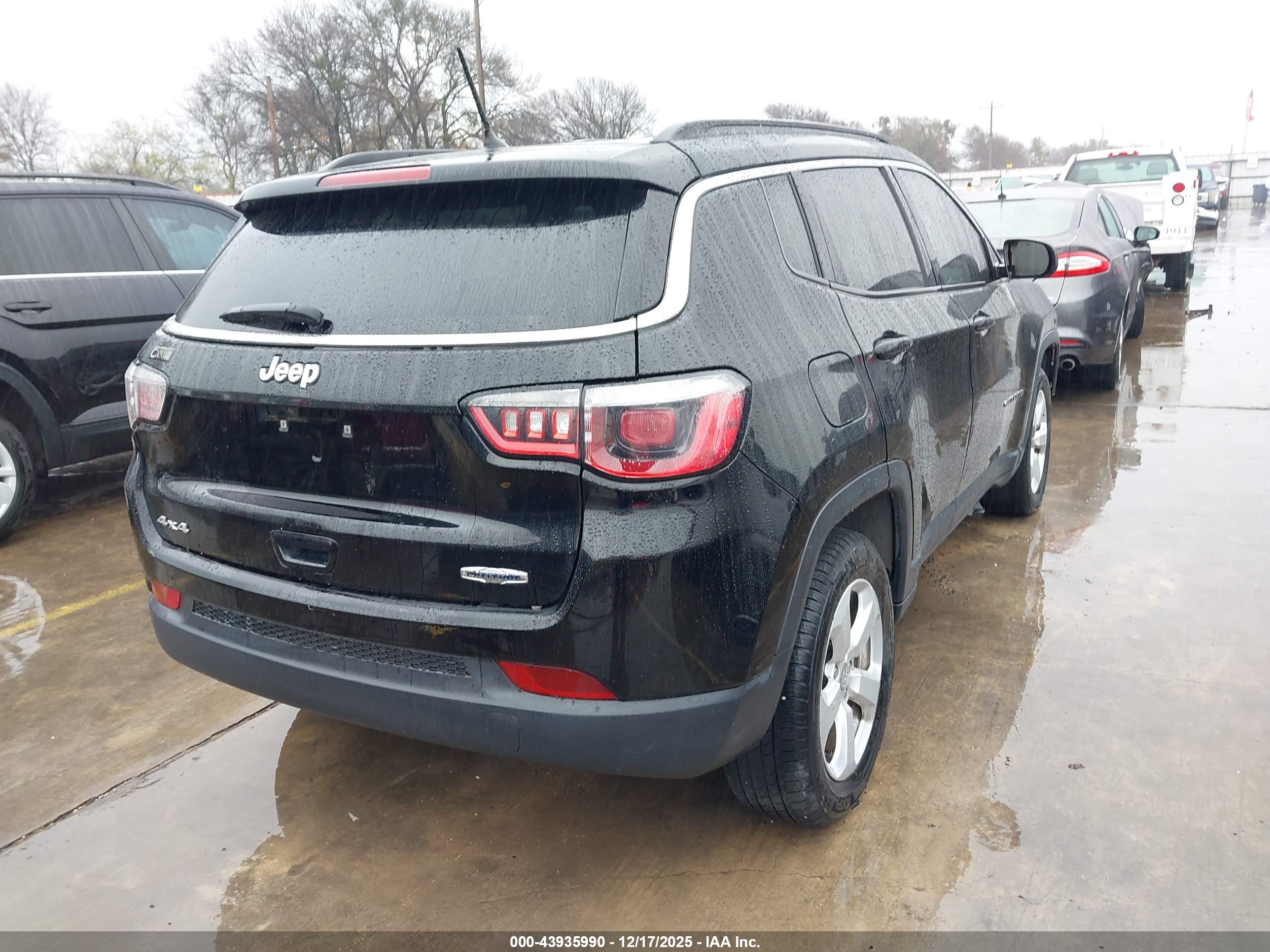 JEEP COMPASS image 4