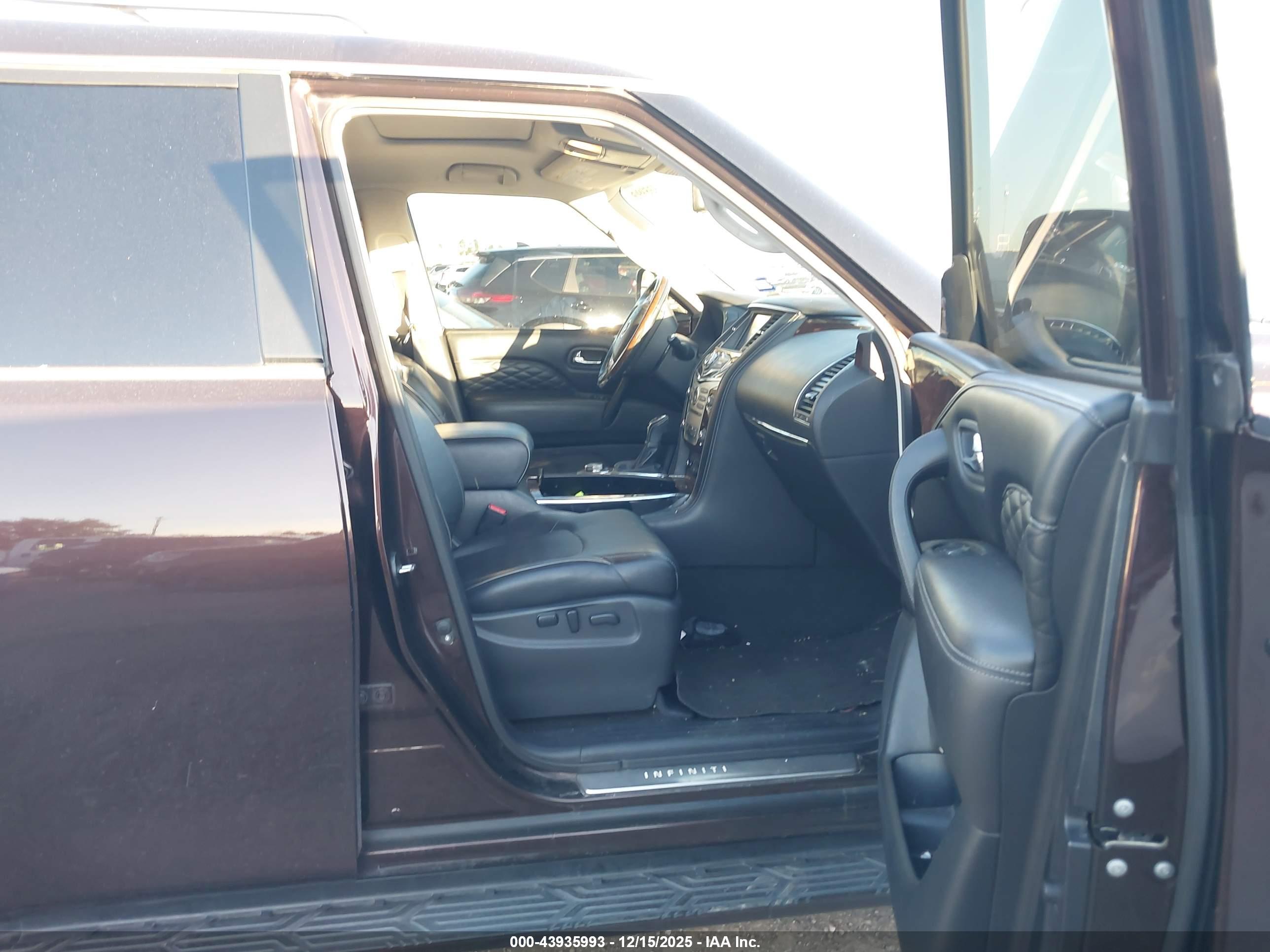 INFINITI QX80 image 5