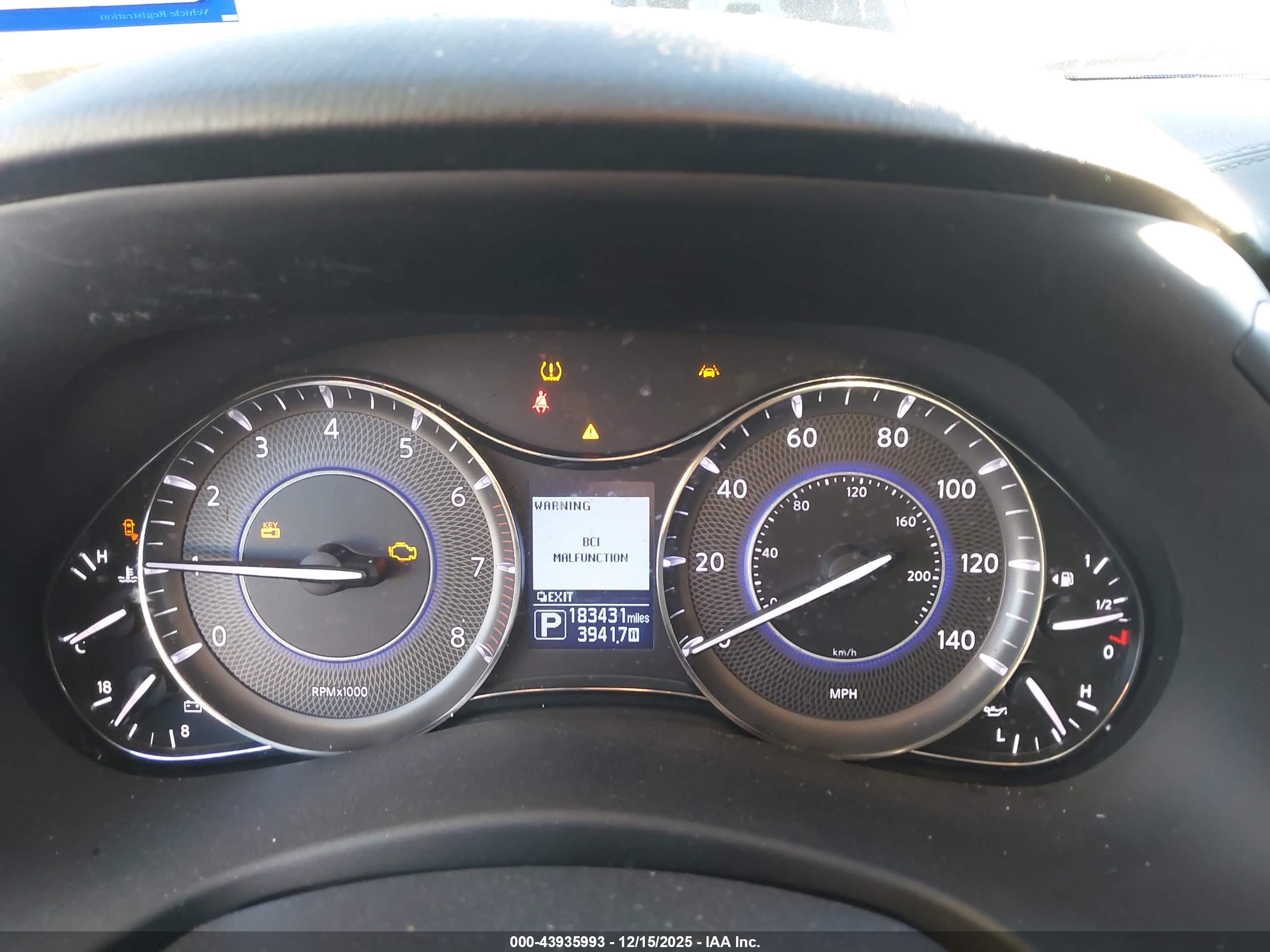 INFINITI QX80 image 7