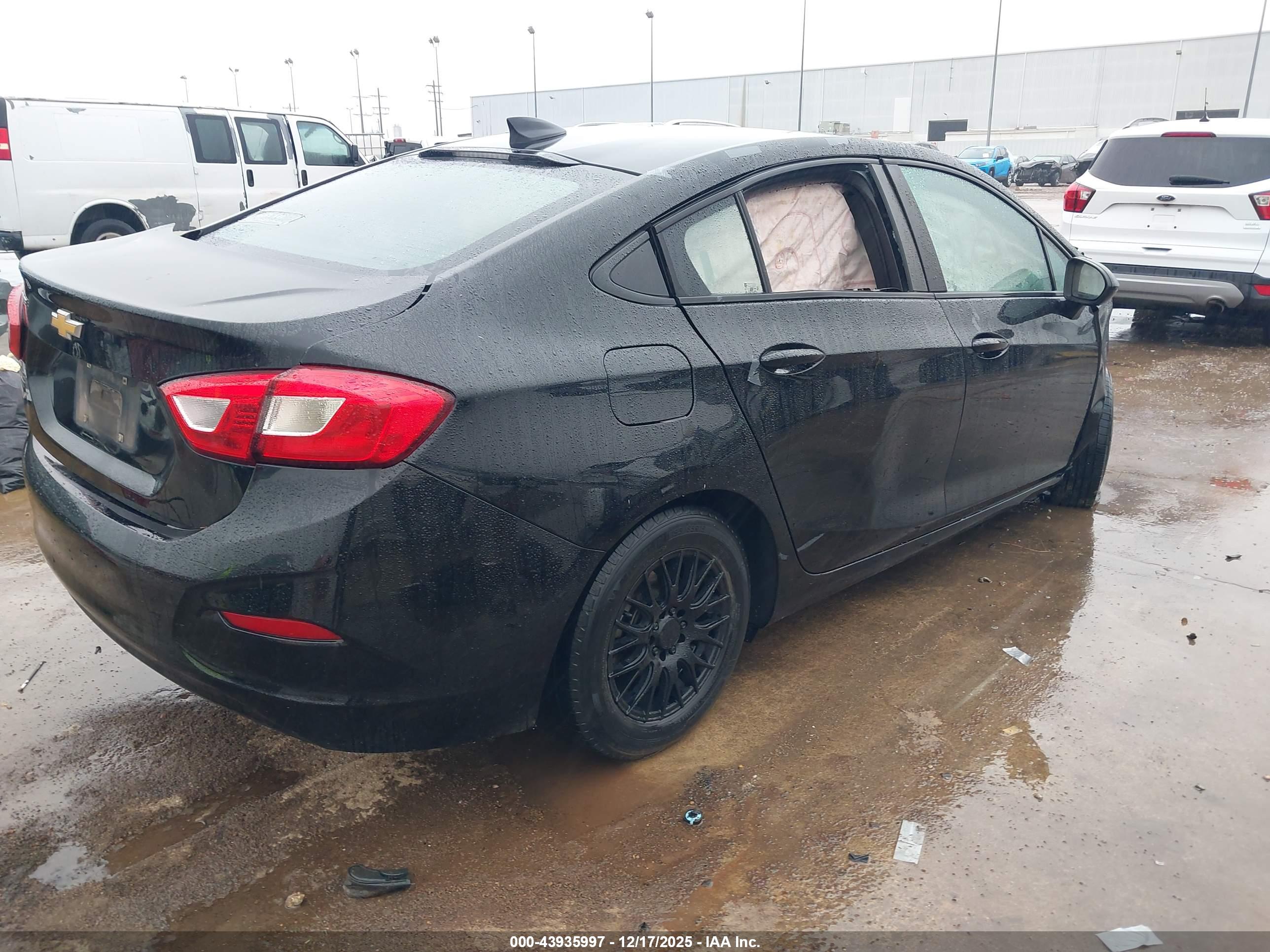 CHEVROLET CRUZE image 4