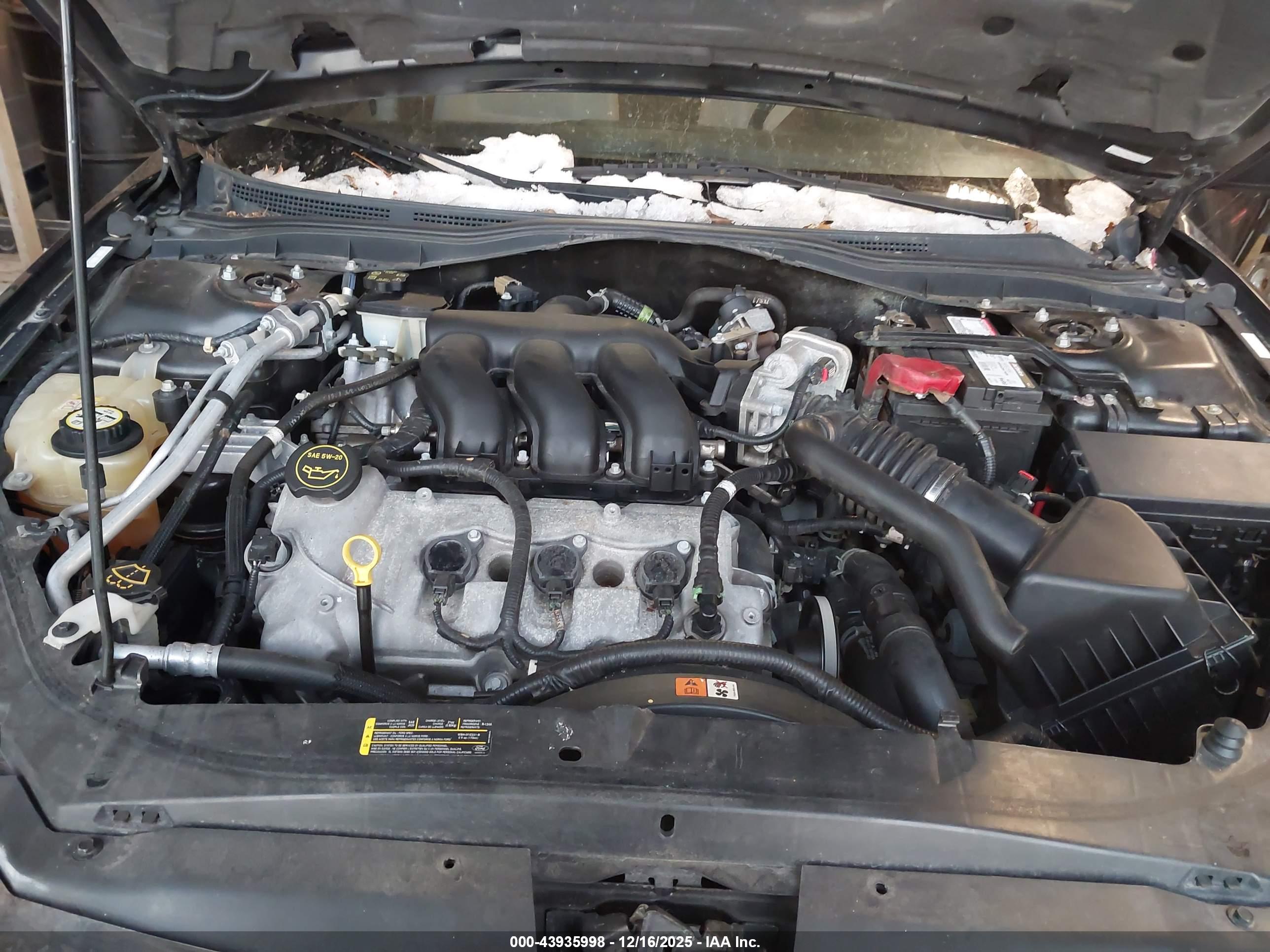 FORD FUSION image 10