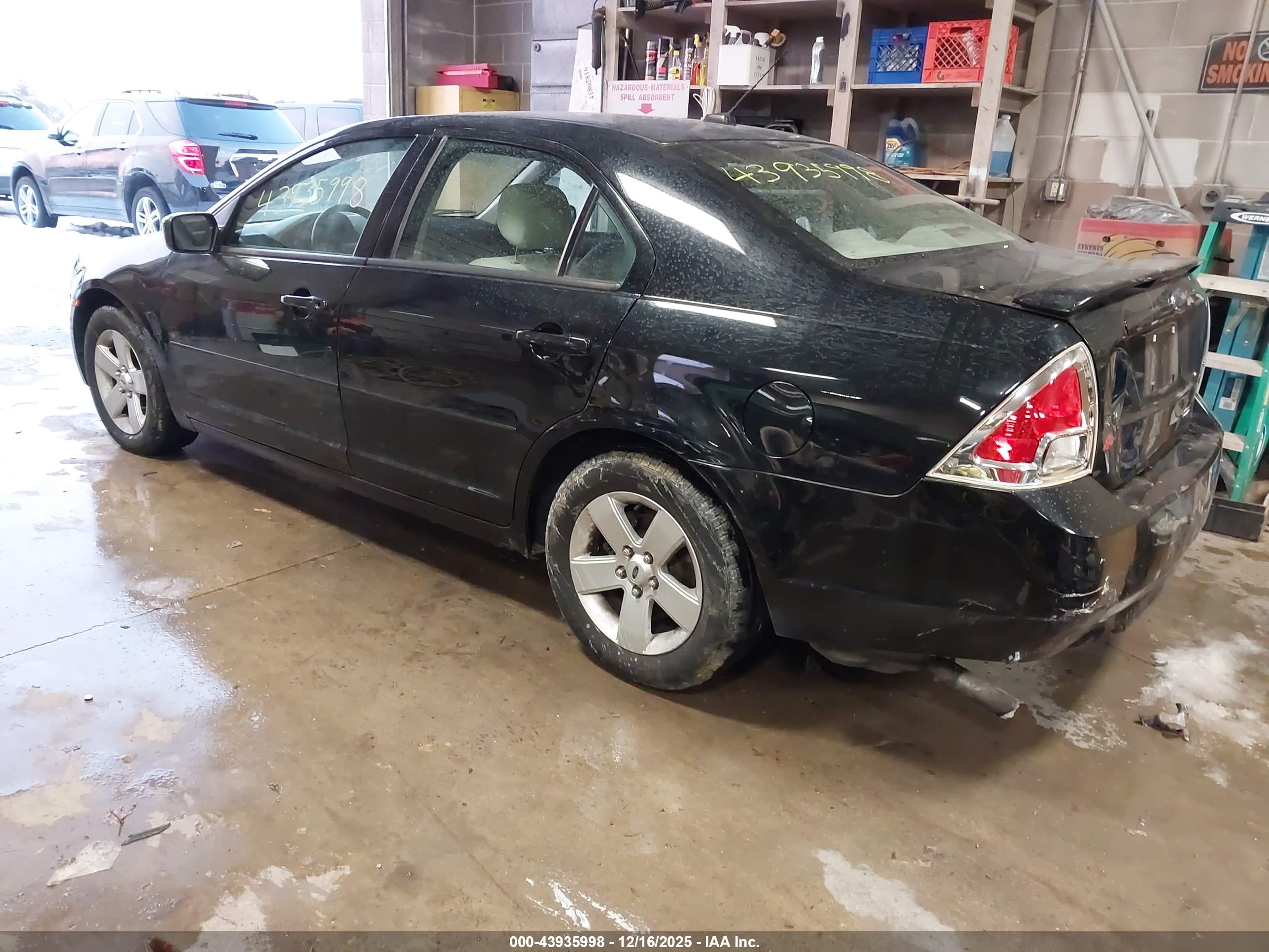 FORD FUSION image 3