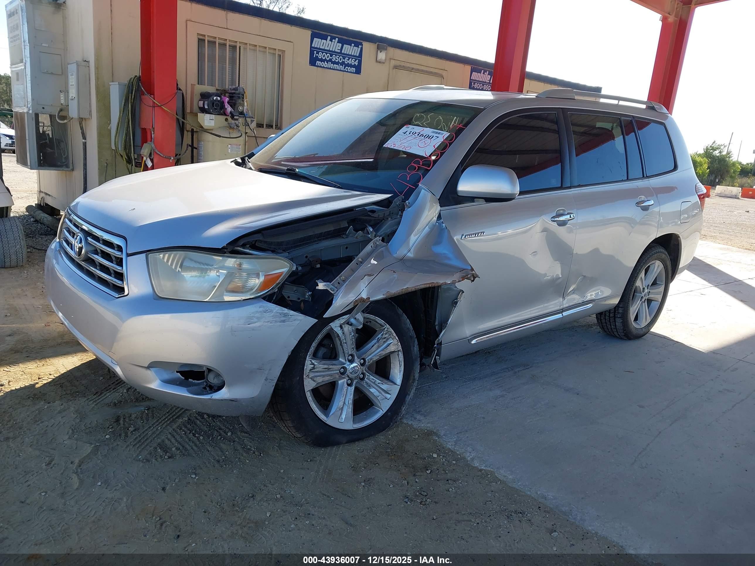 TOYOTA HIGHLANDER image 2