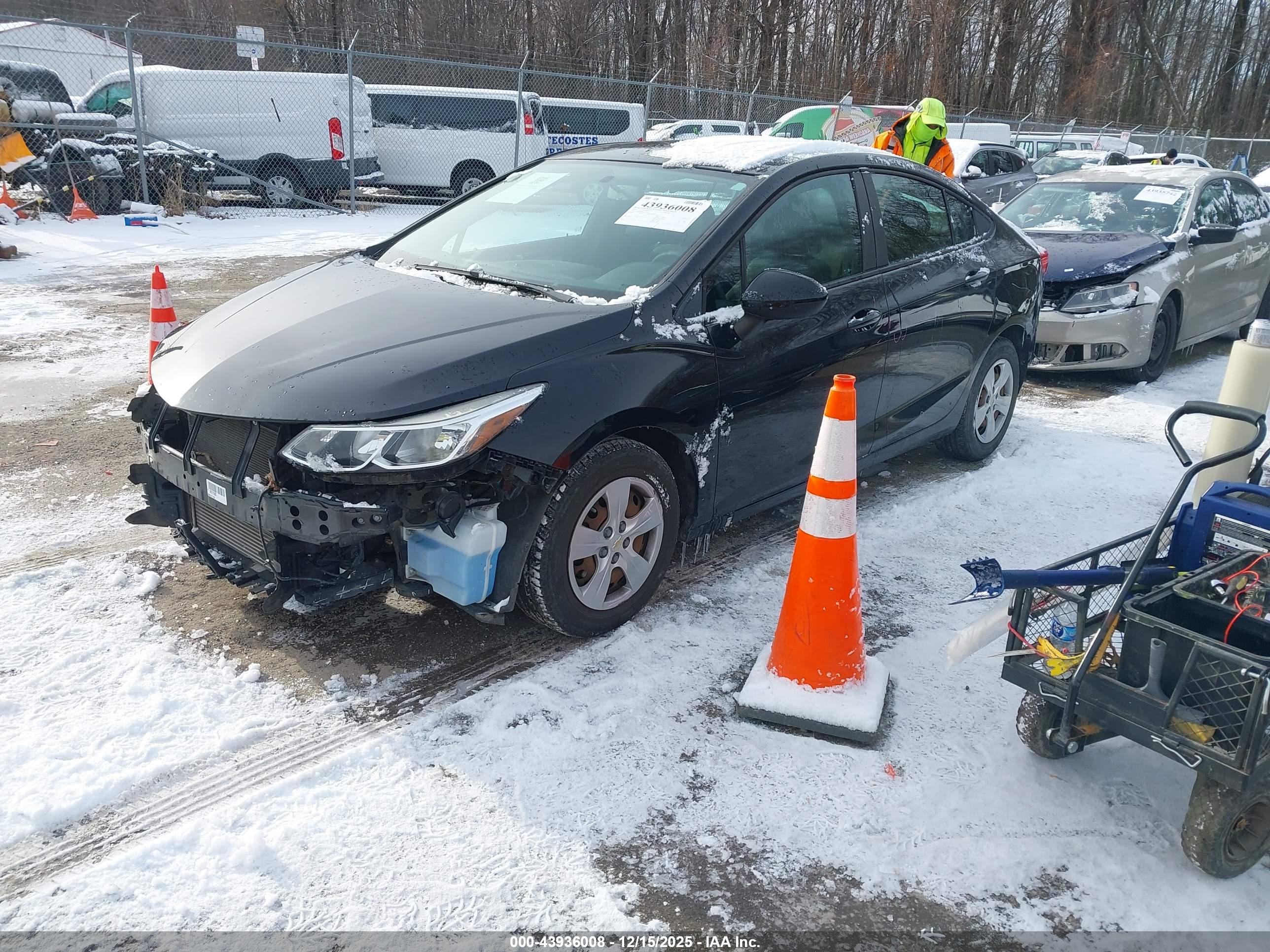 CHEVROLET CRUZE image 2