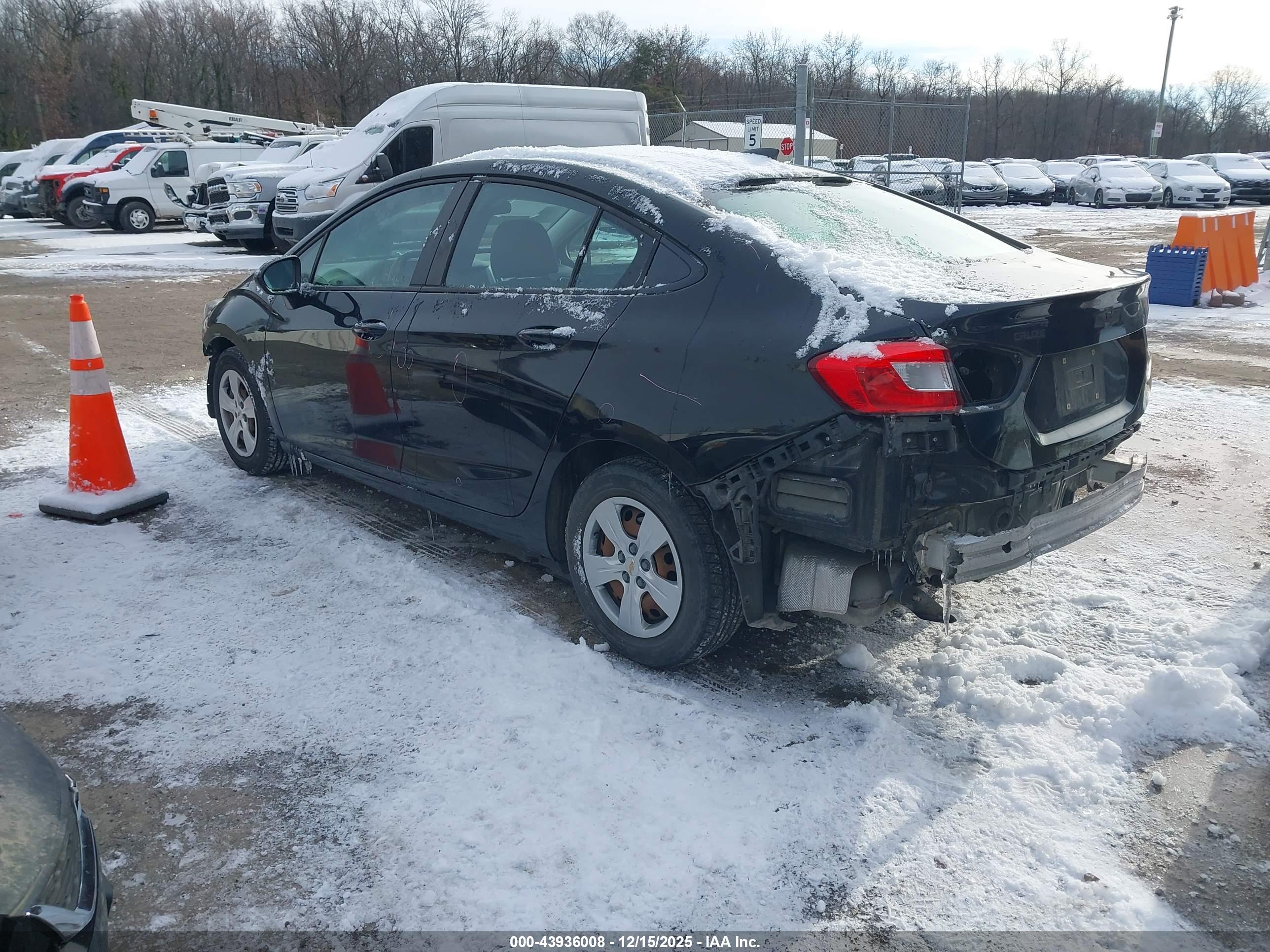 CHEVROLET CRUZE image 3