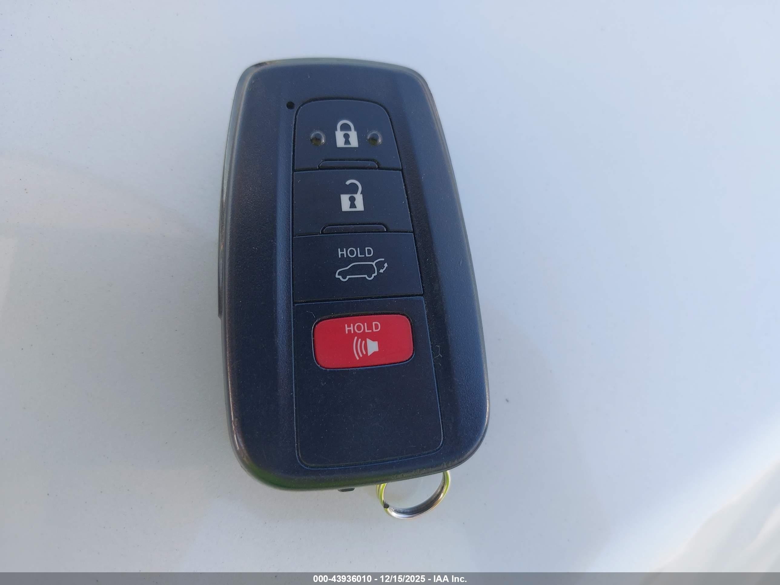 TOYOTA RAV4 image 11