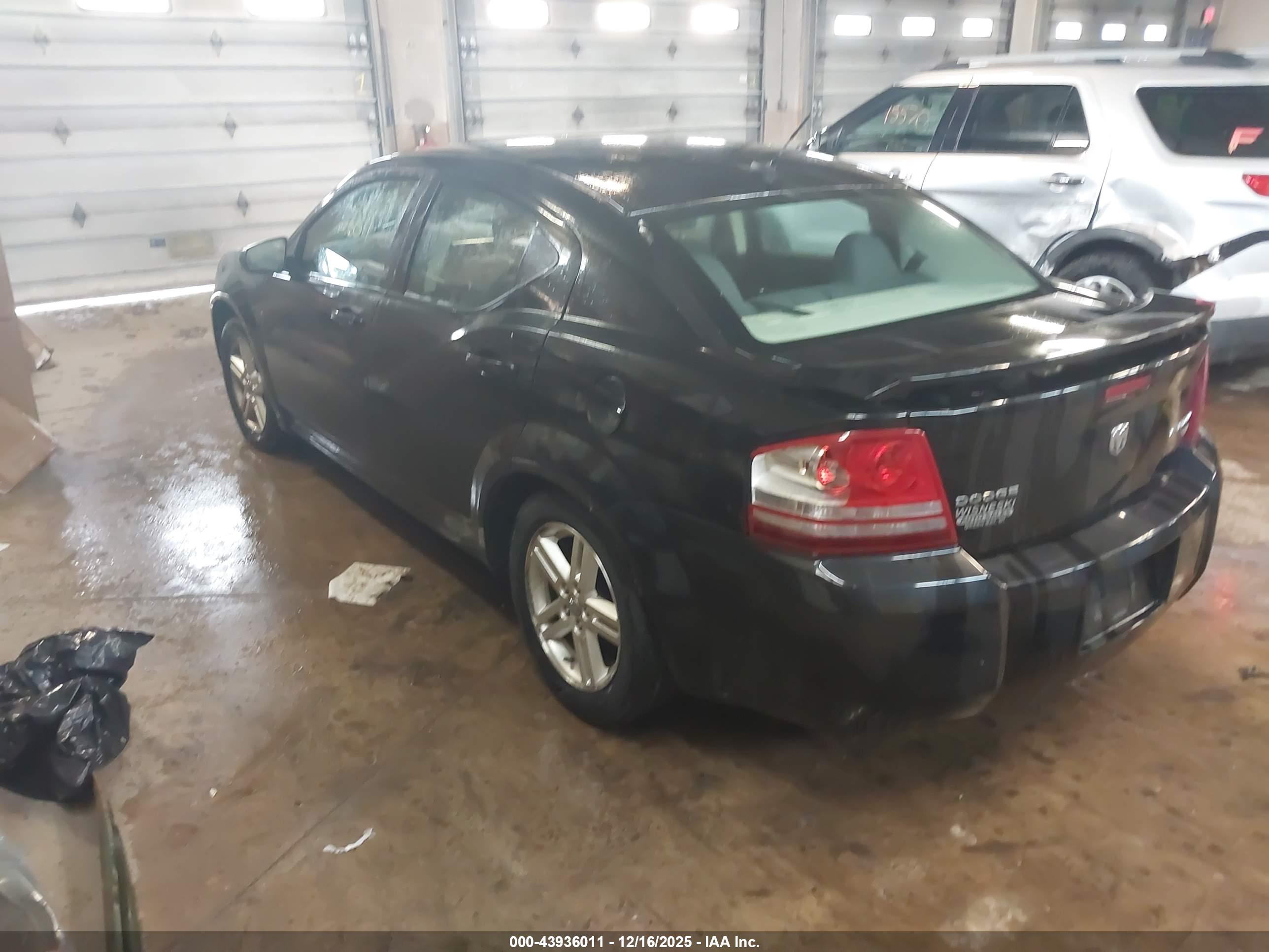 DODGE AVENGER image 3