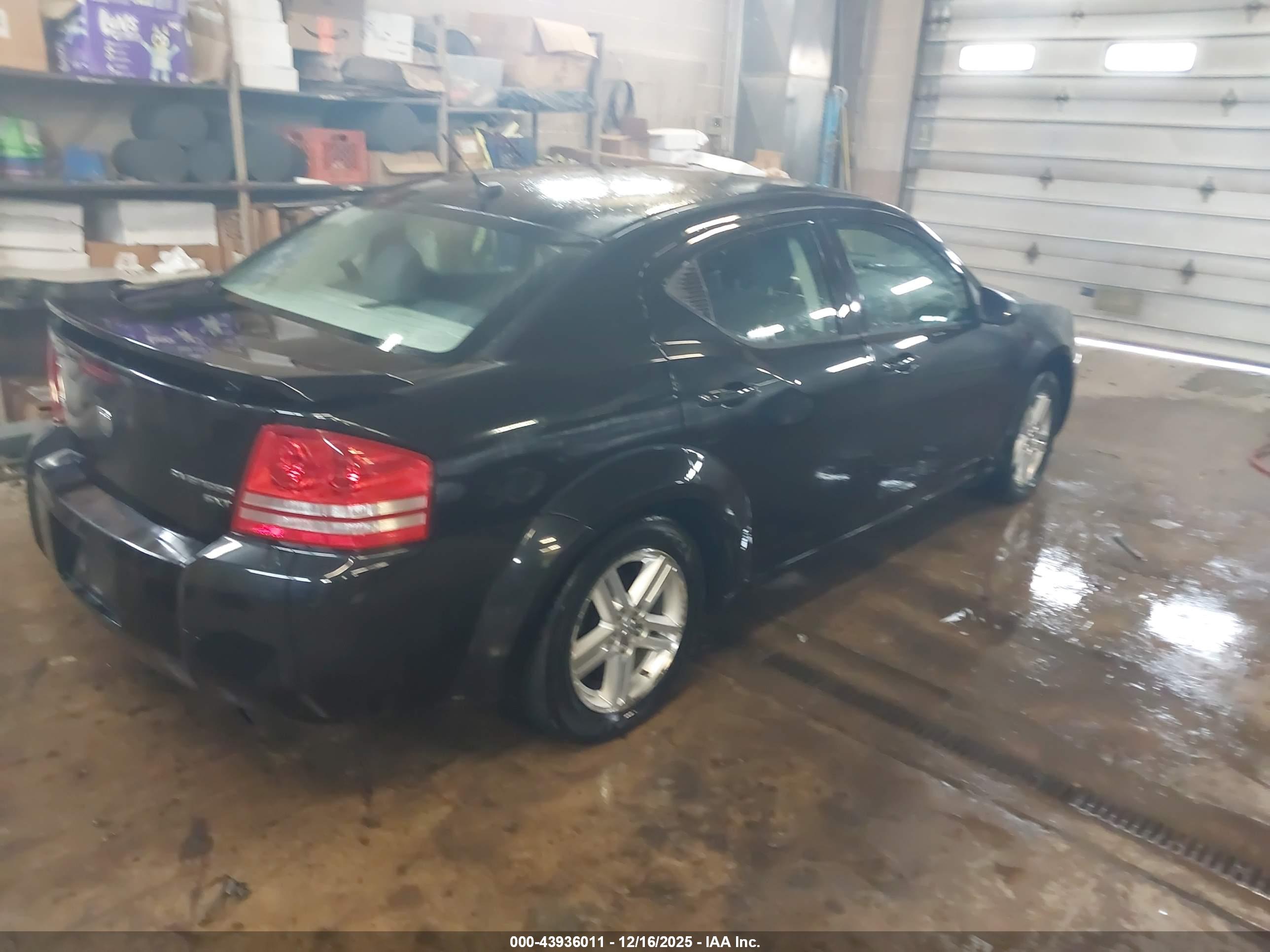 DODGE AVENGER image 4