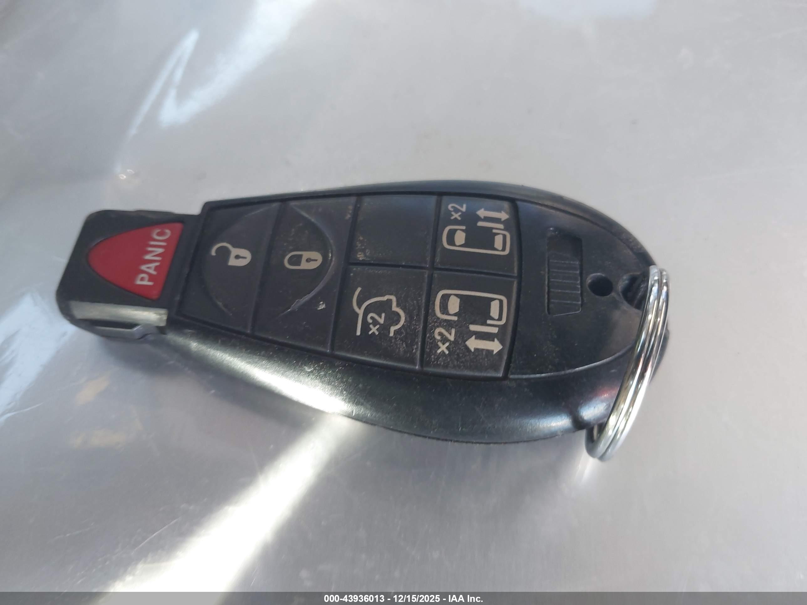CHRYSLER TOWN image 11