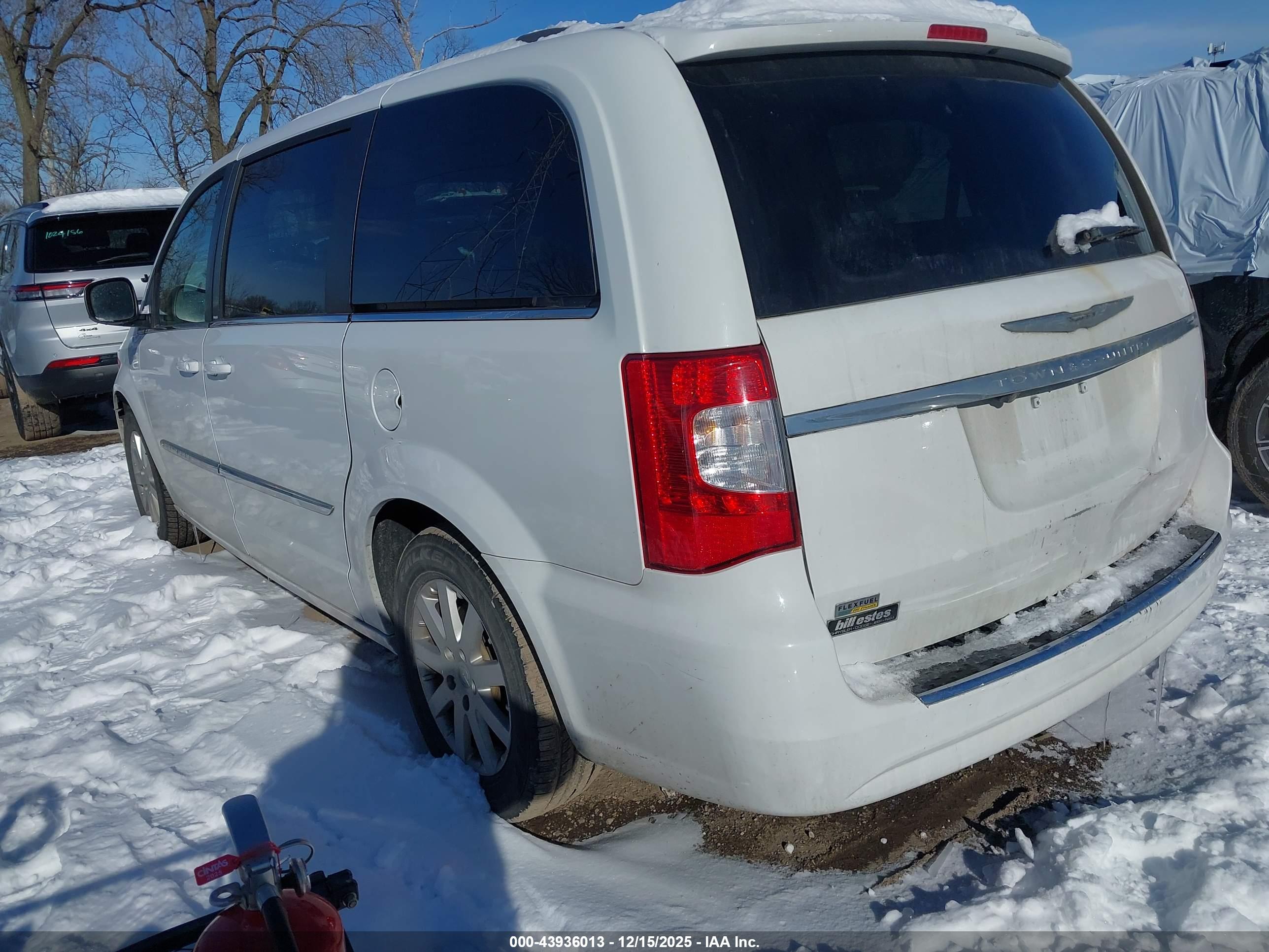 CHRYSLER TOWN image 3