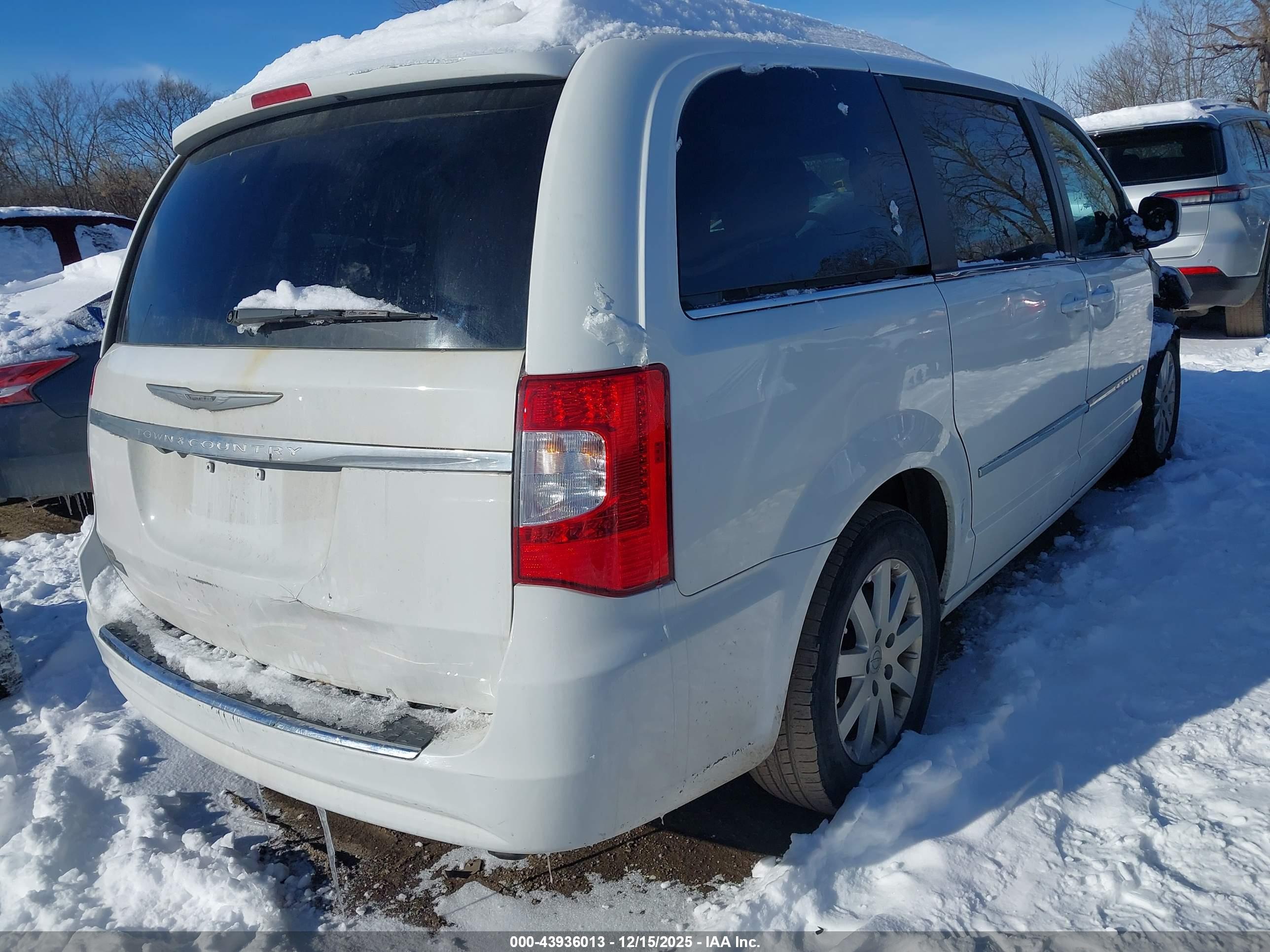 CHRYSLER TOWN image 4