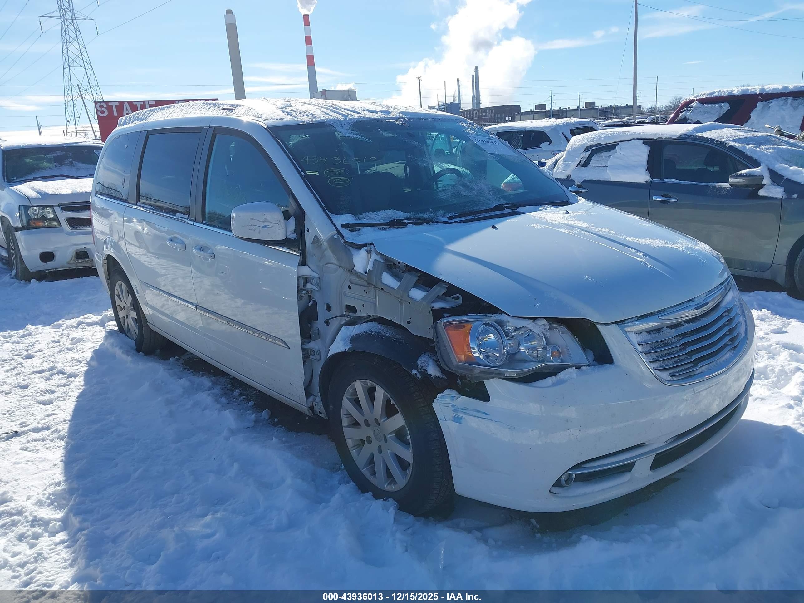 CHRYSLER TOWN image 6