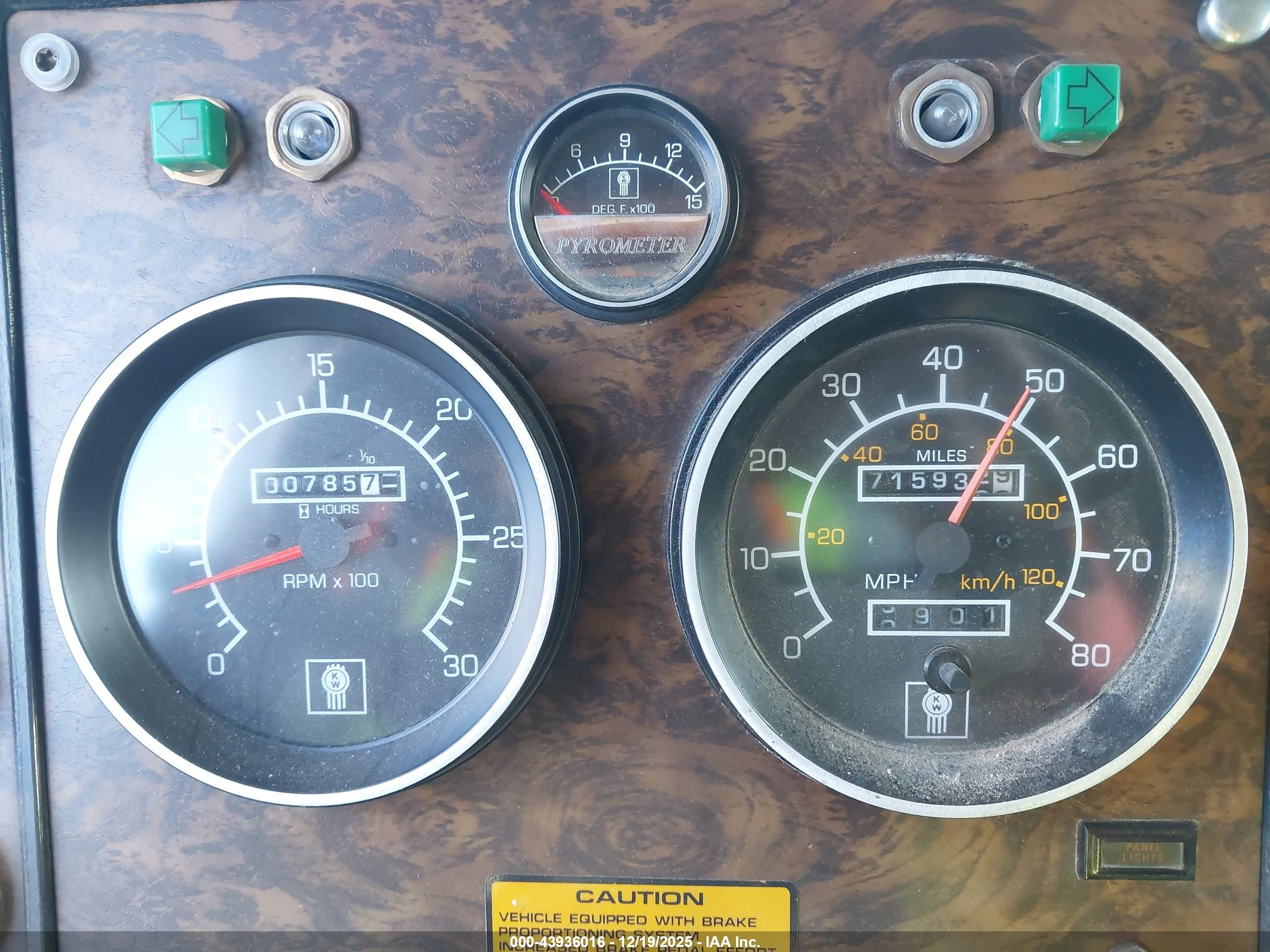 KENWORTH CONSTRUCTION image 6