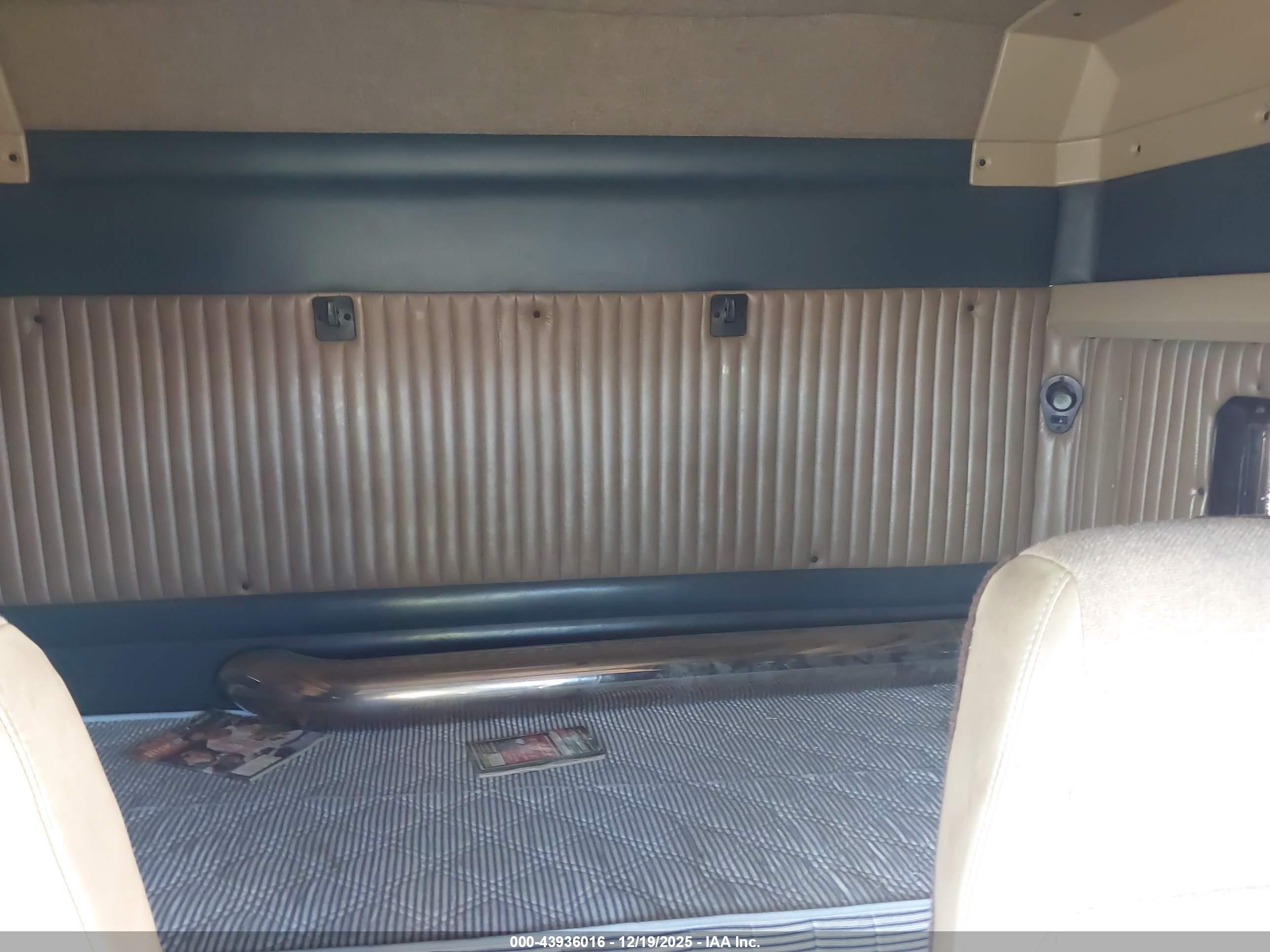 KENWORTH CONSTRUCTION image 7