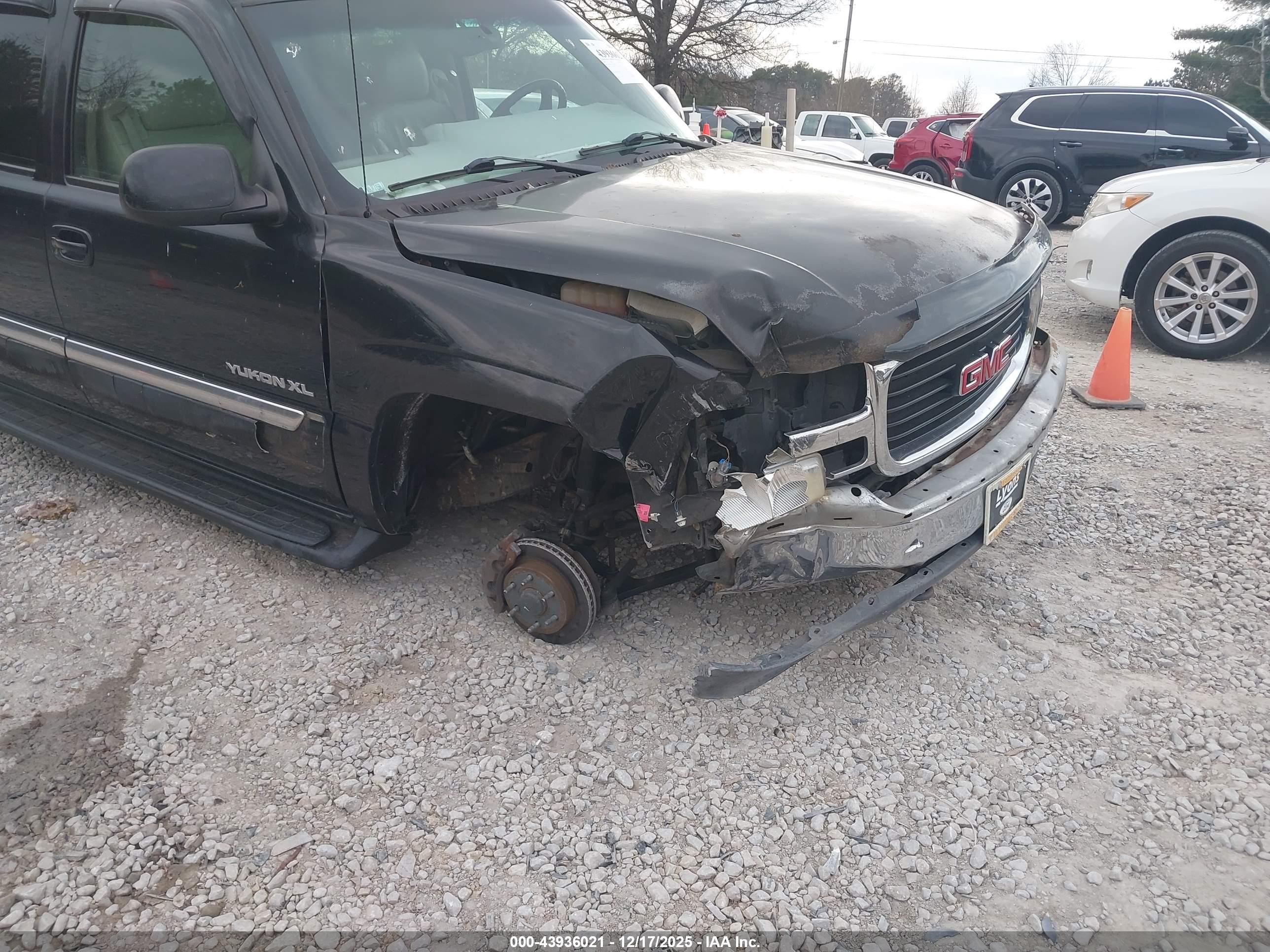 GMC YUKON image 6