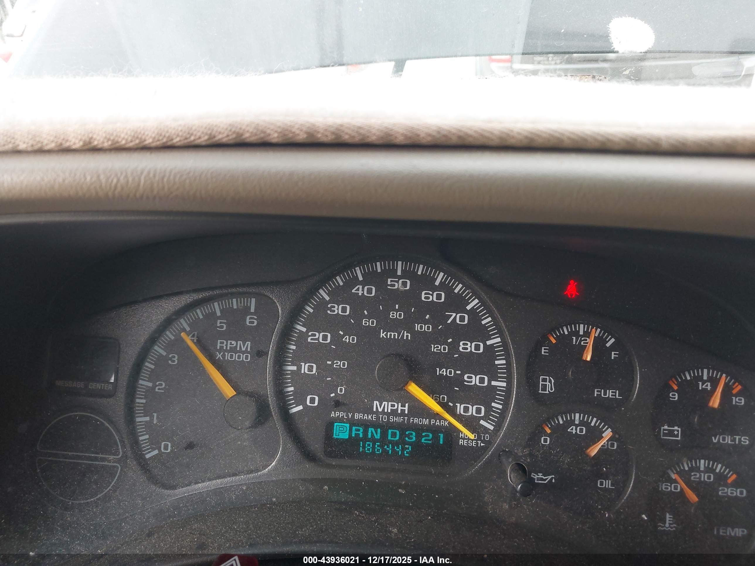 GMC YUKON image 7