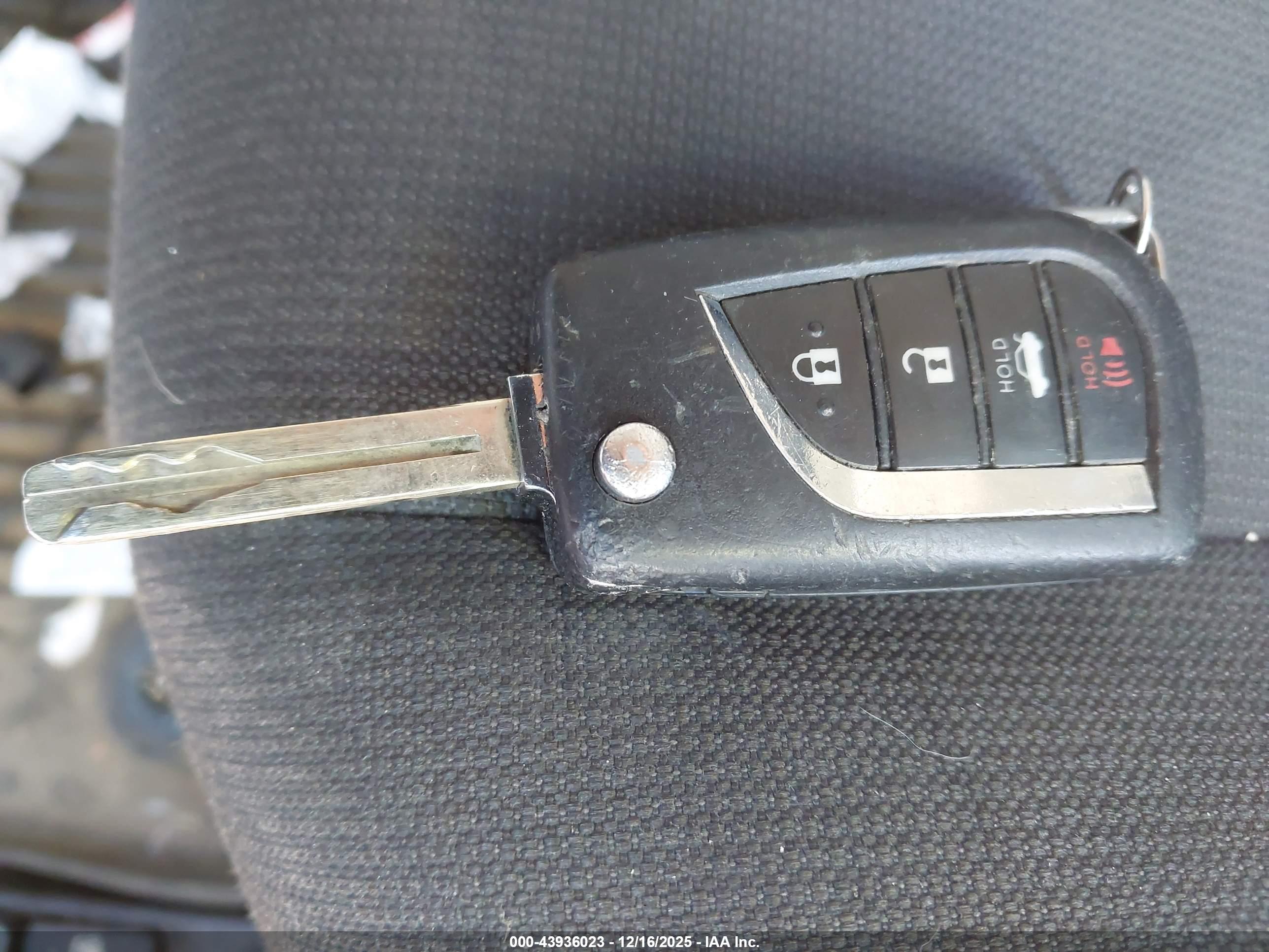TOYOTA COROLLA image 11