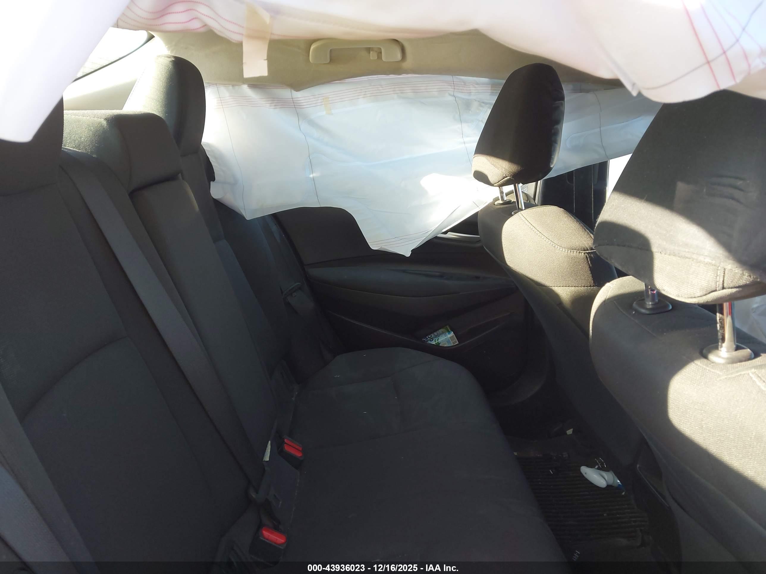 TOYOTA COROLLA image 8