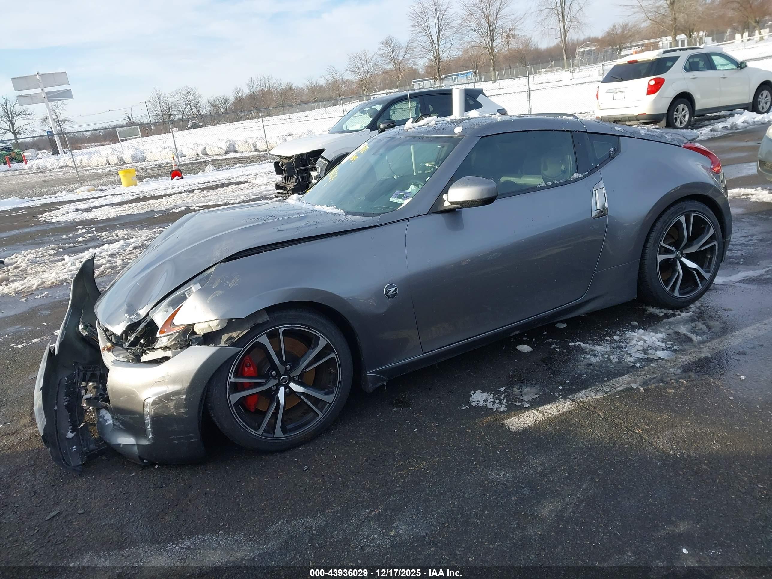 NISSAN 370Z image 2