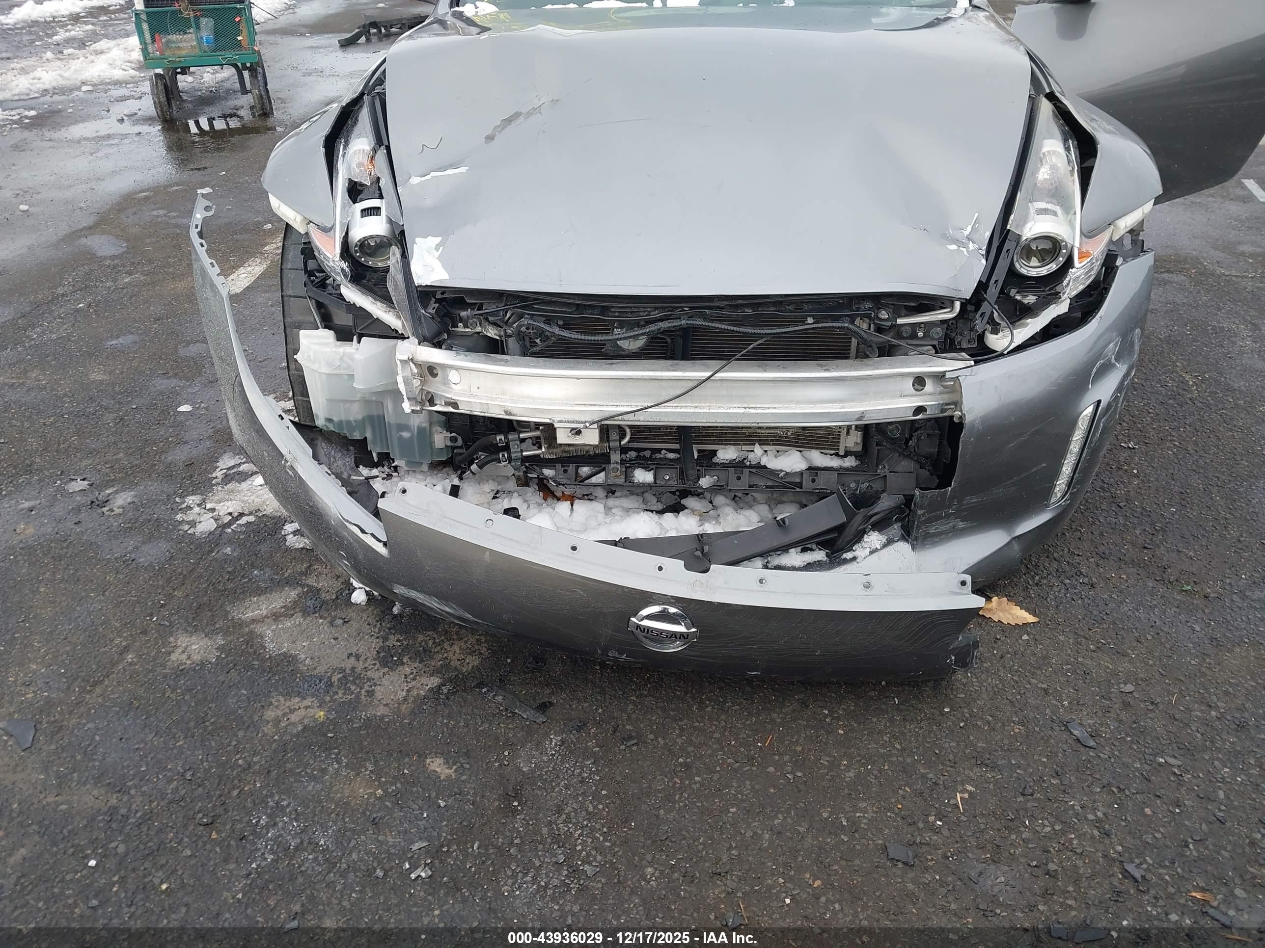 NISSAN 370Z image 6