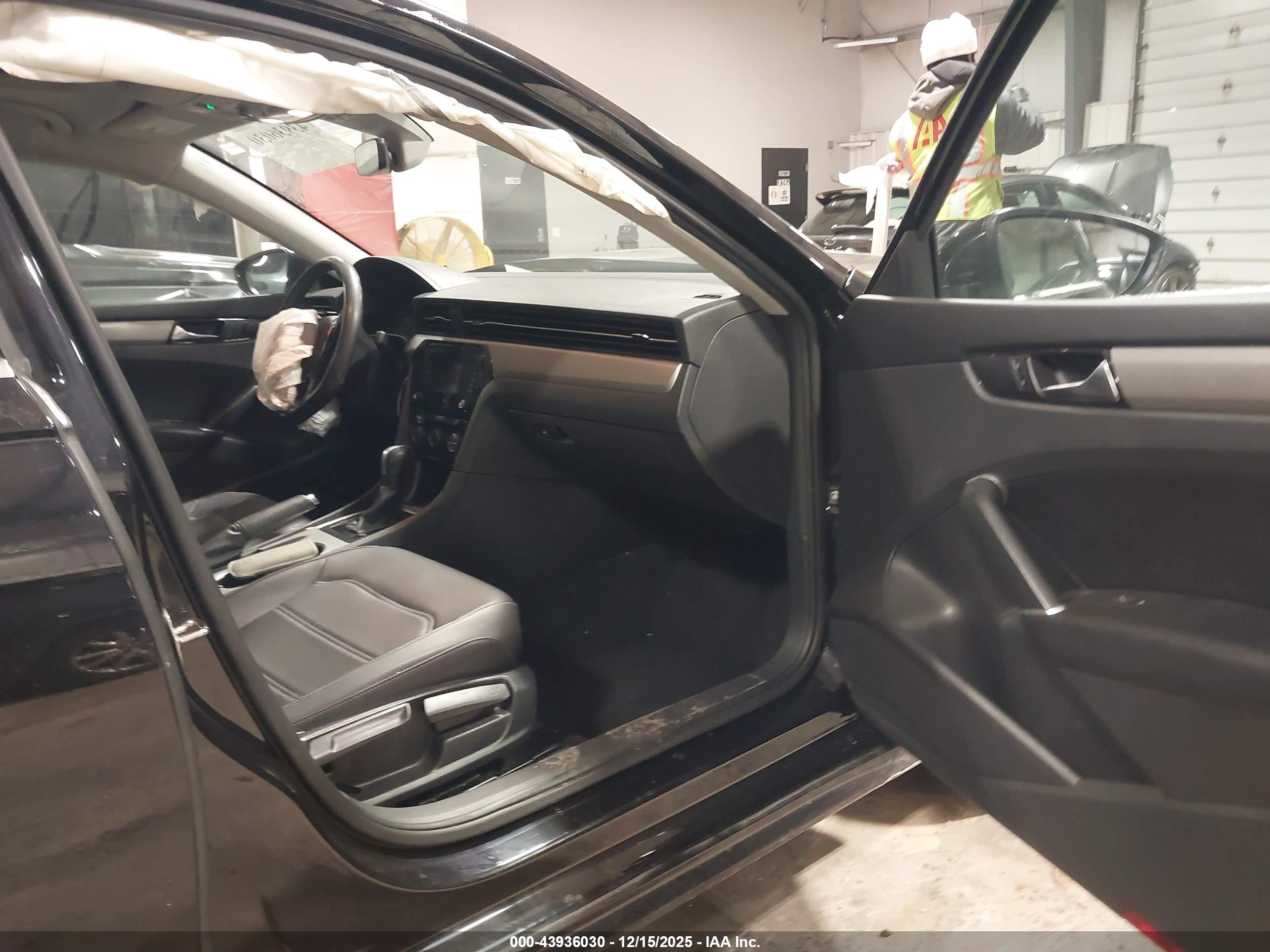 VOLKSWAGEN PASSAT image 5