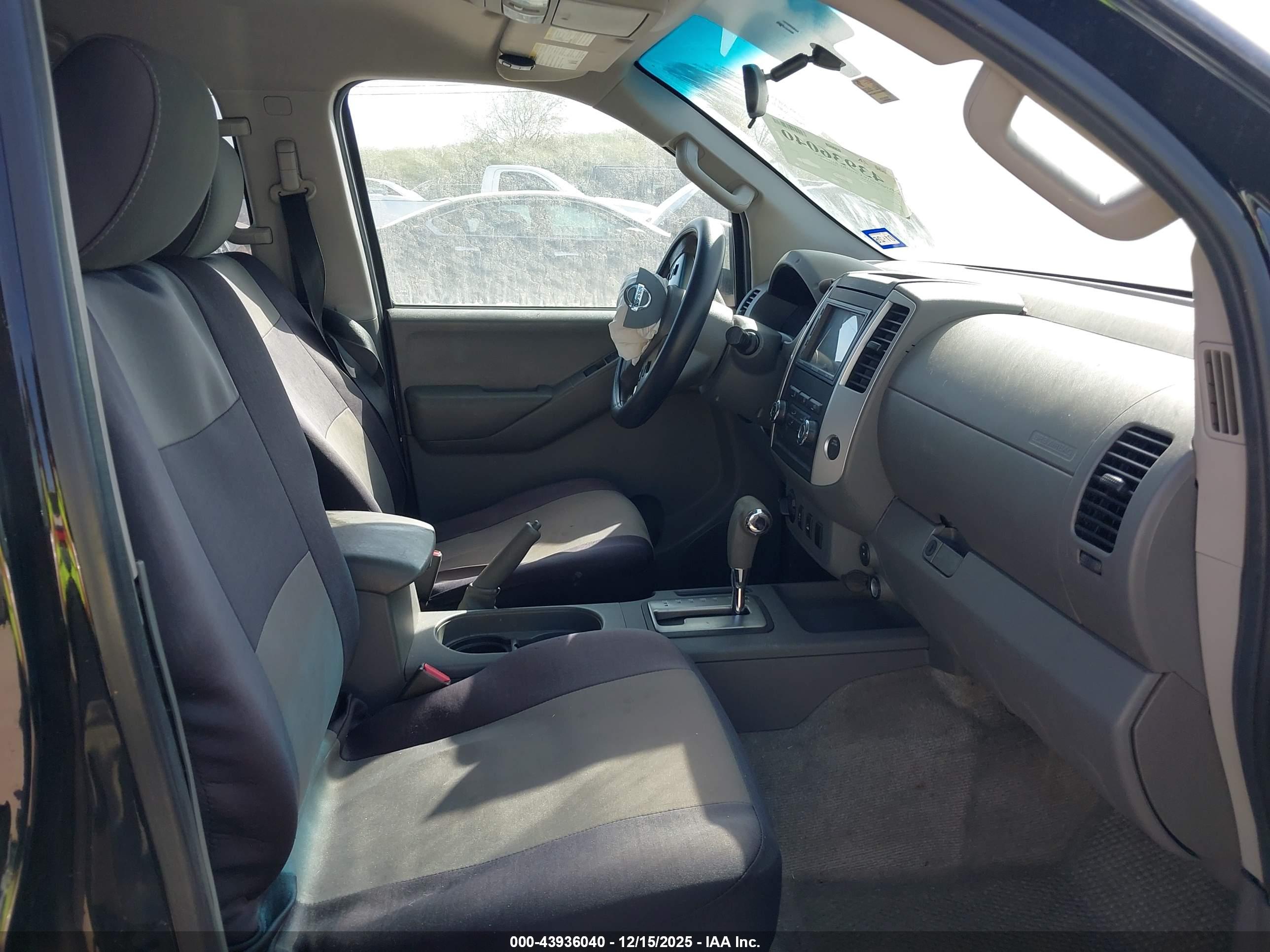 NISSAN FRONTIER image 5