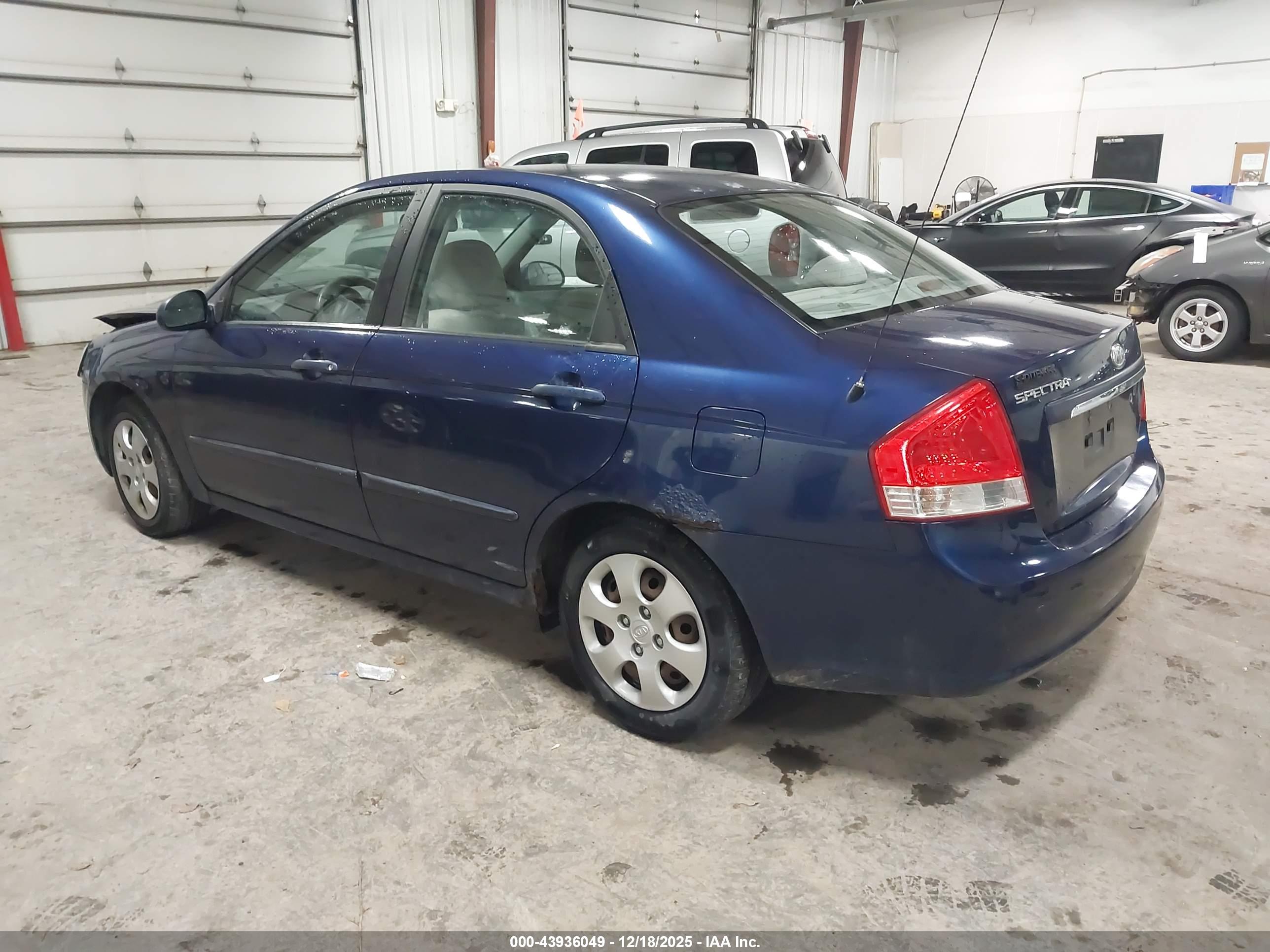 KIA SPECTRA image 3
