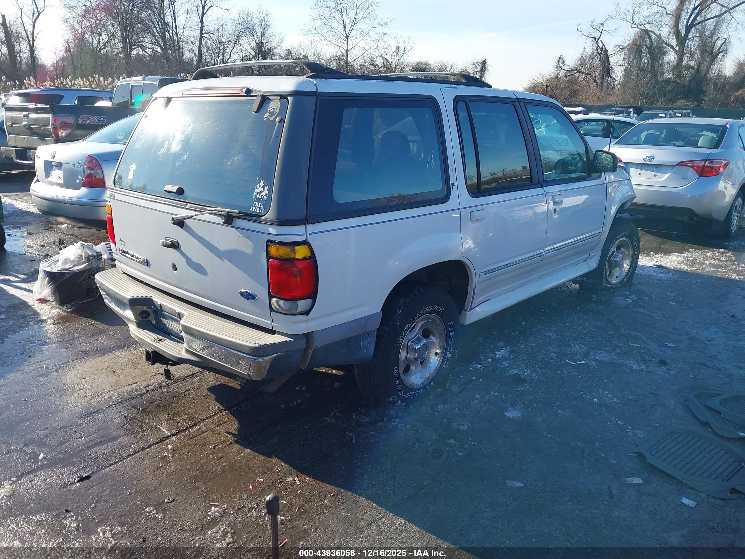 FORD EXPLORER image 4