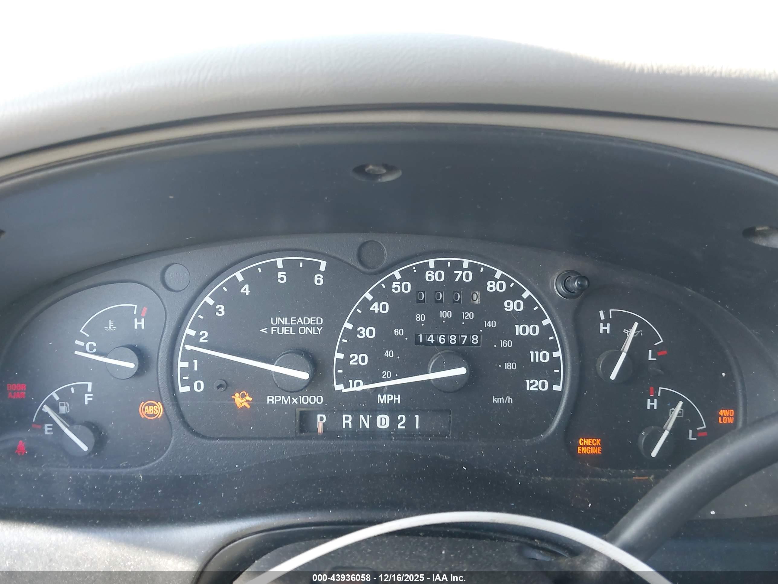 FORD EXPLORER image 7