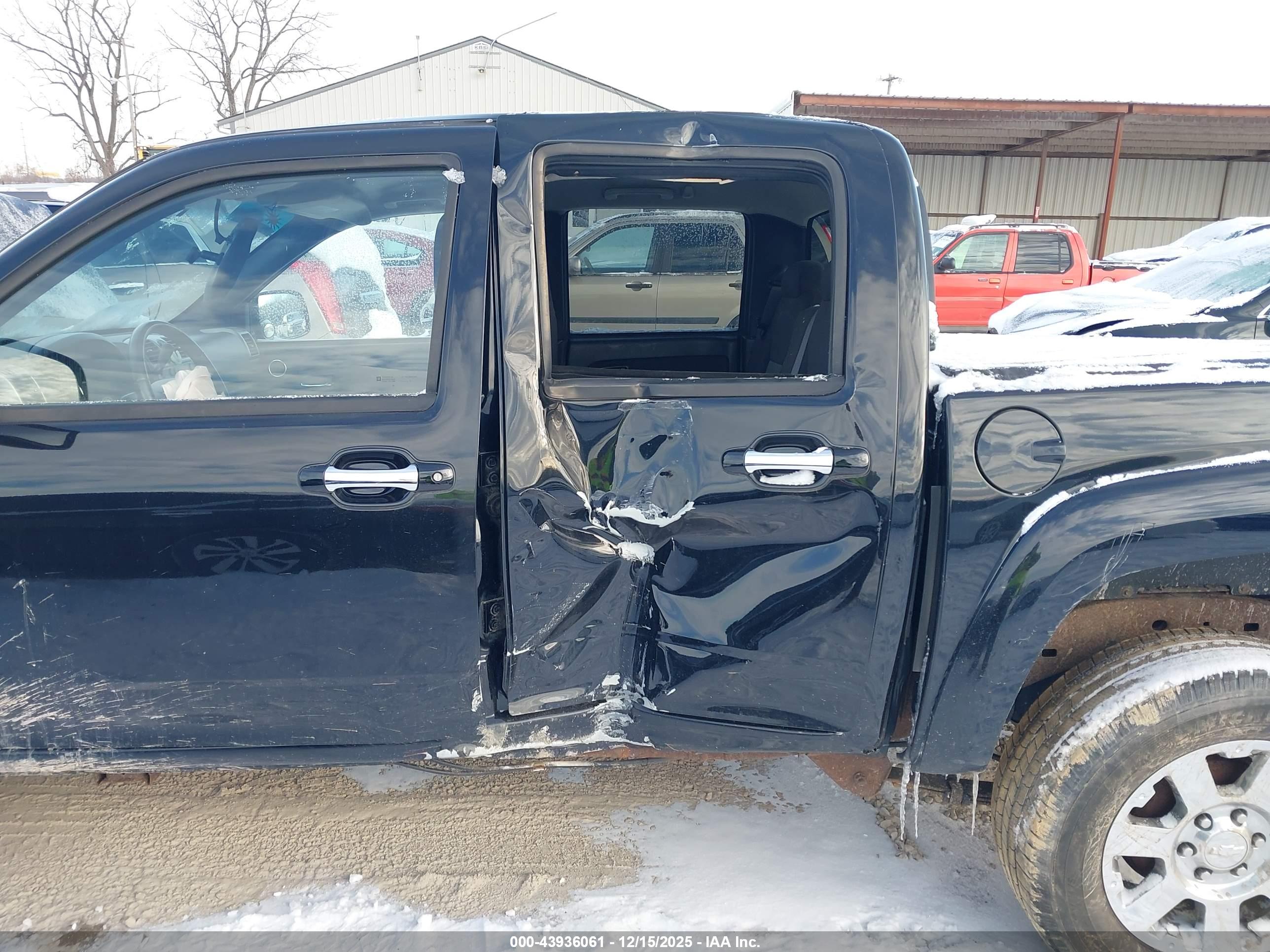 CHEVROLET COLORADO image 6