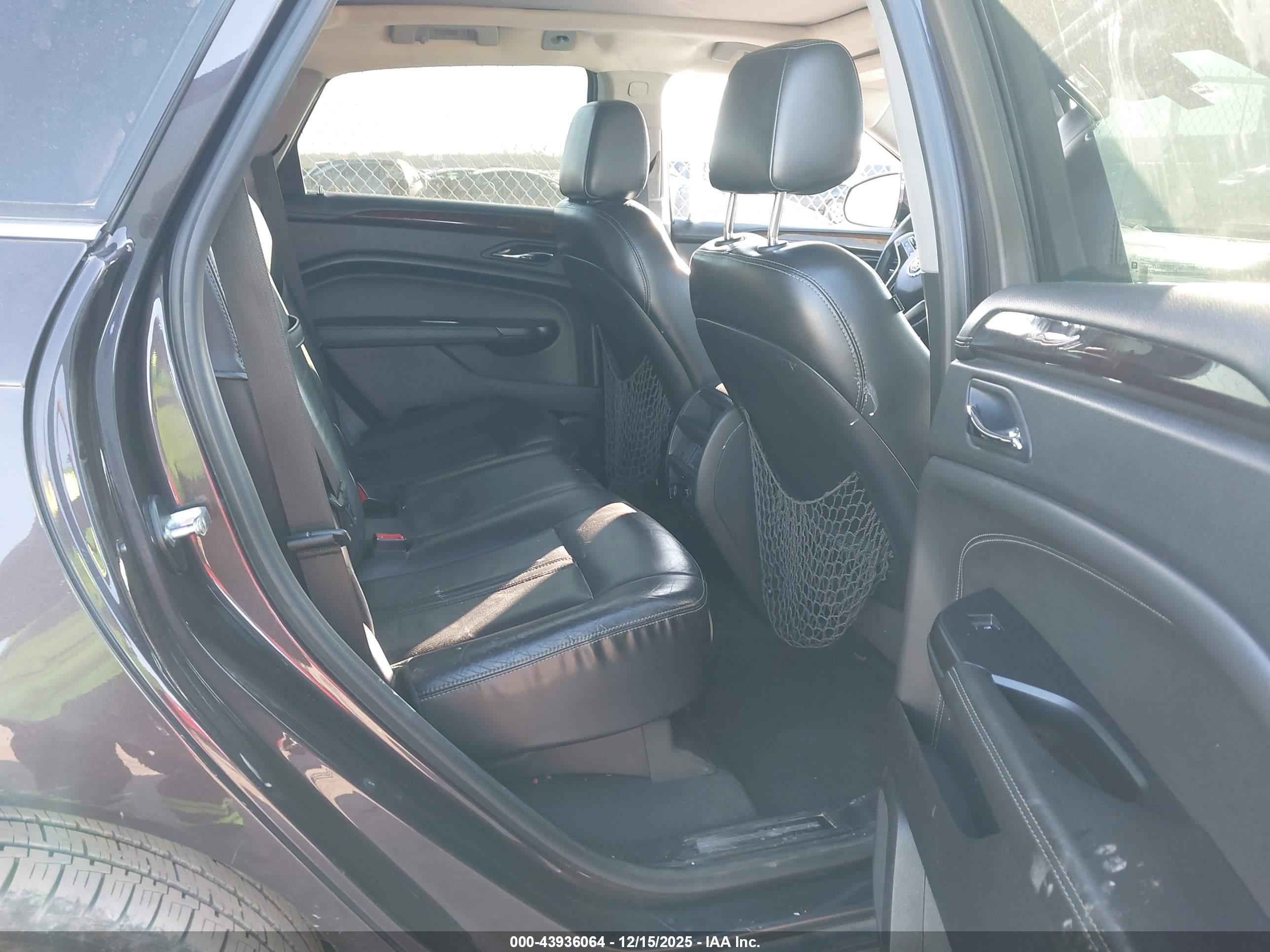 CADILLAC SRX image 8