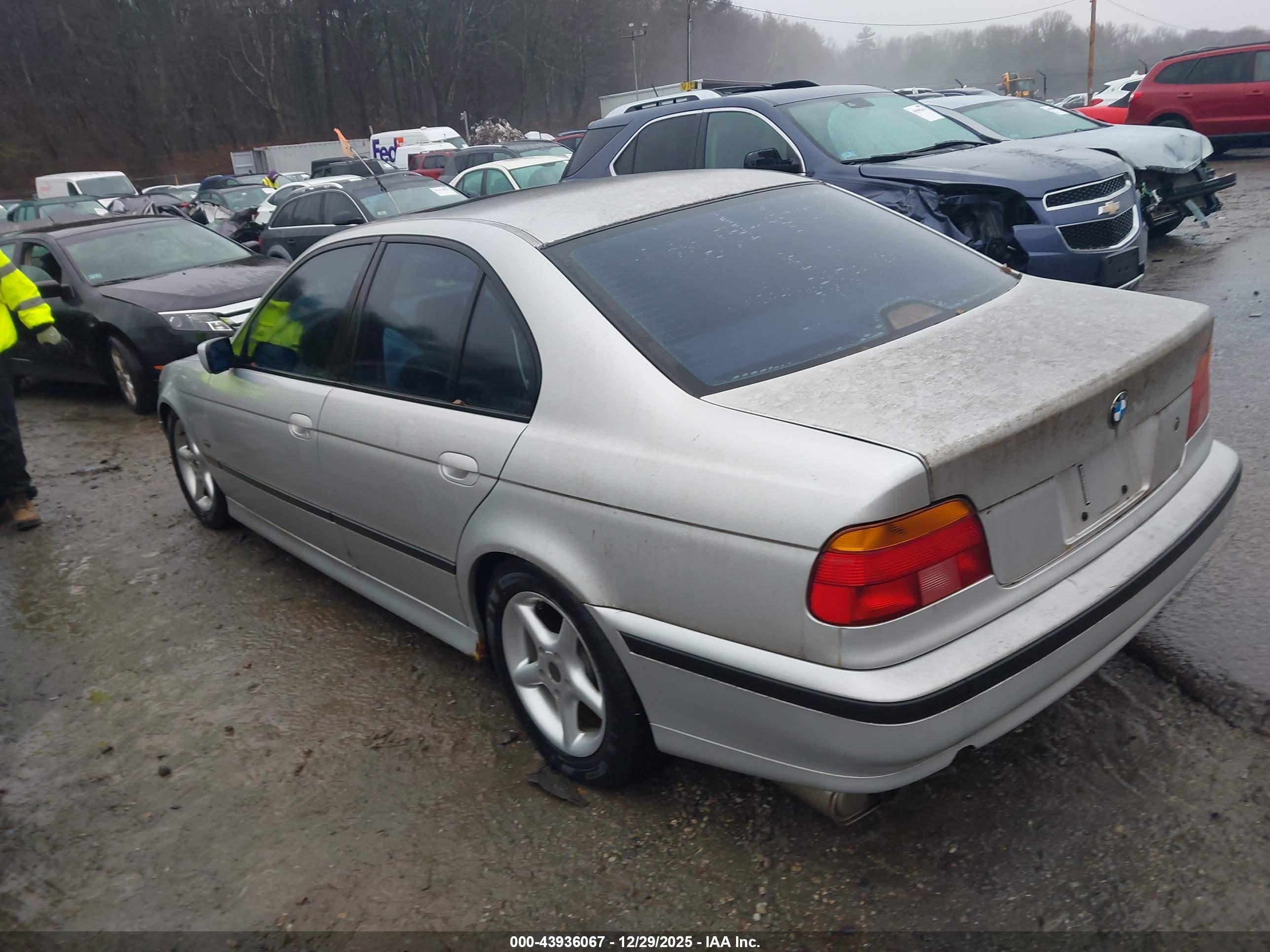 BMW 528I image 3