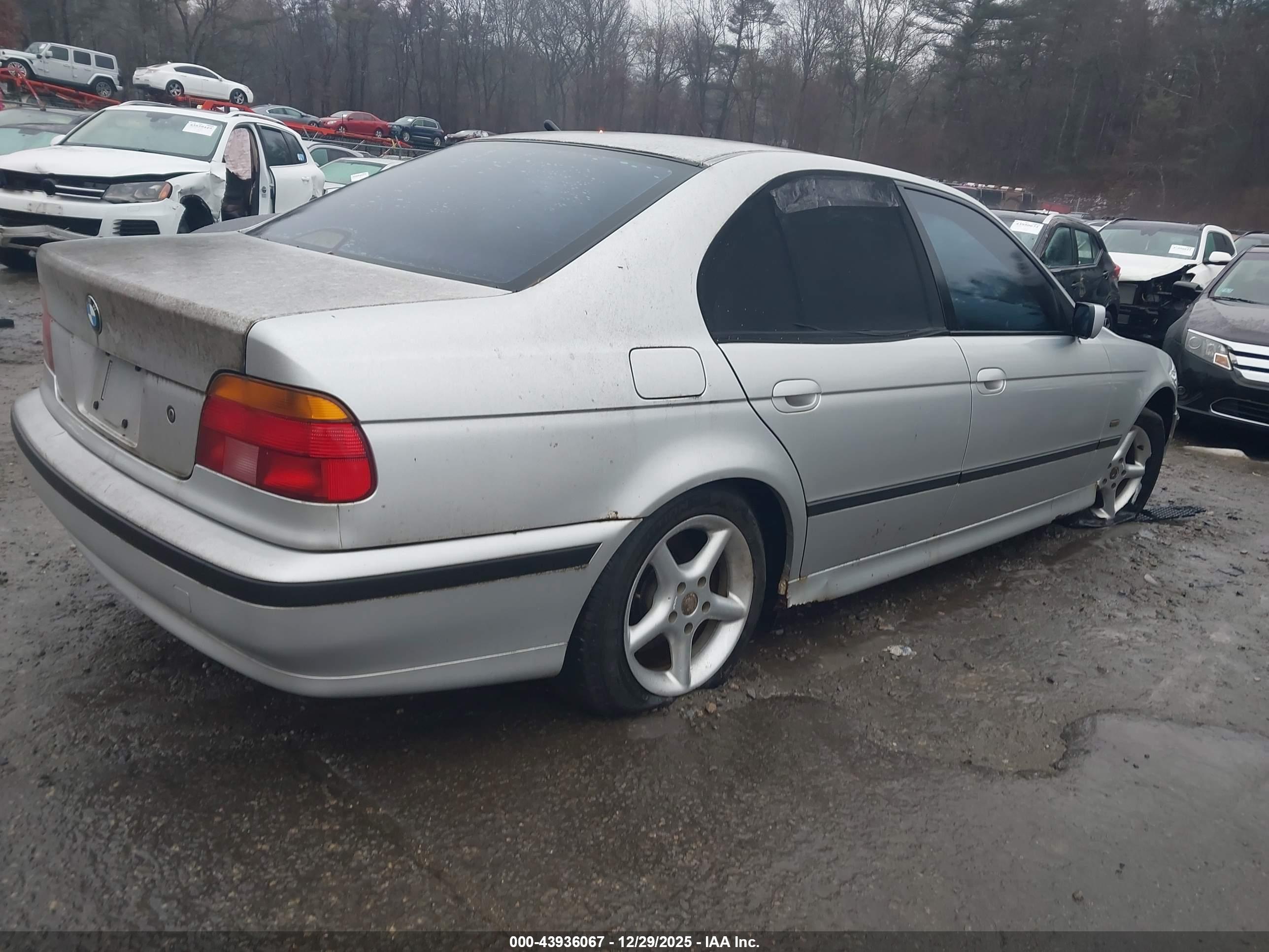 BMW 528I image 4