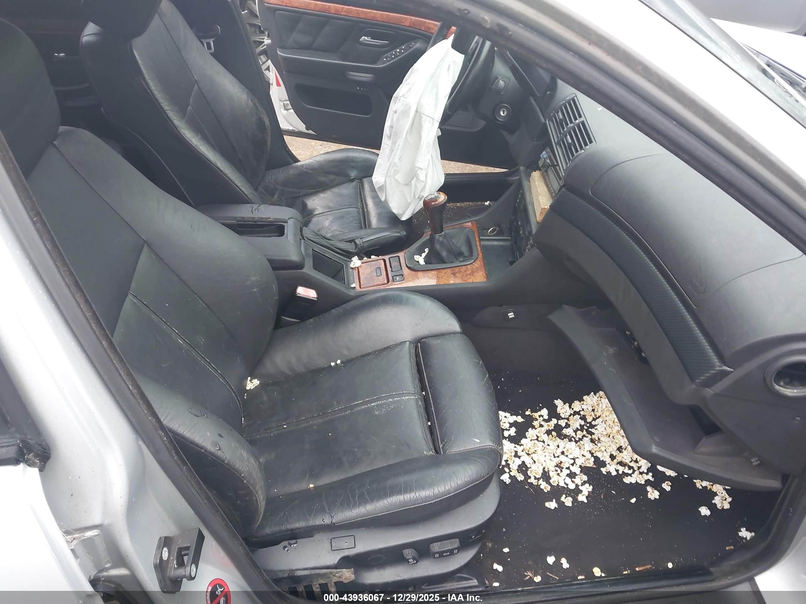 BMW 528I image 5